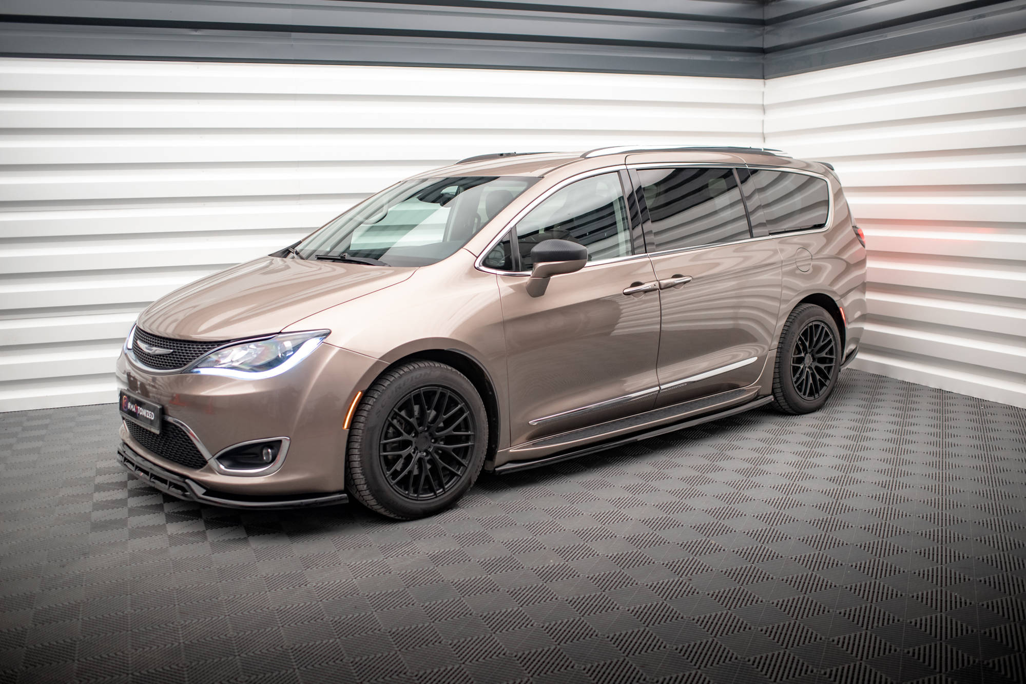 Side Skirts Diffusers V.1 Chrysler Pacifica Mk2 - Image 2