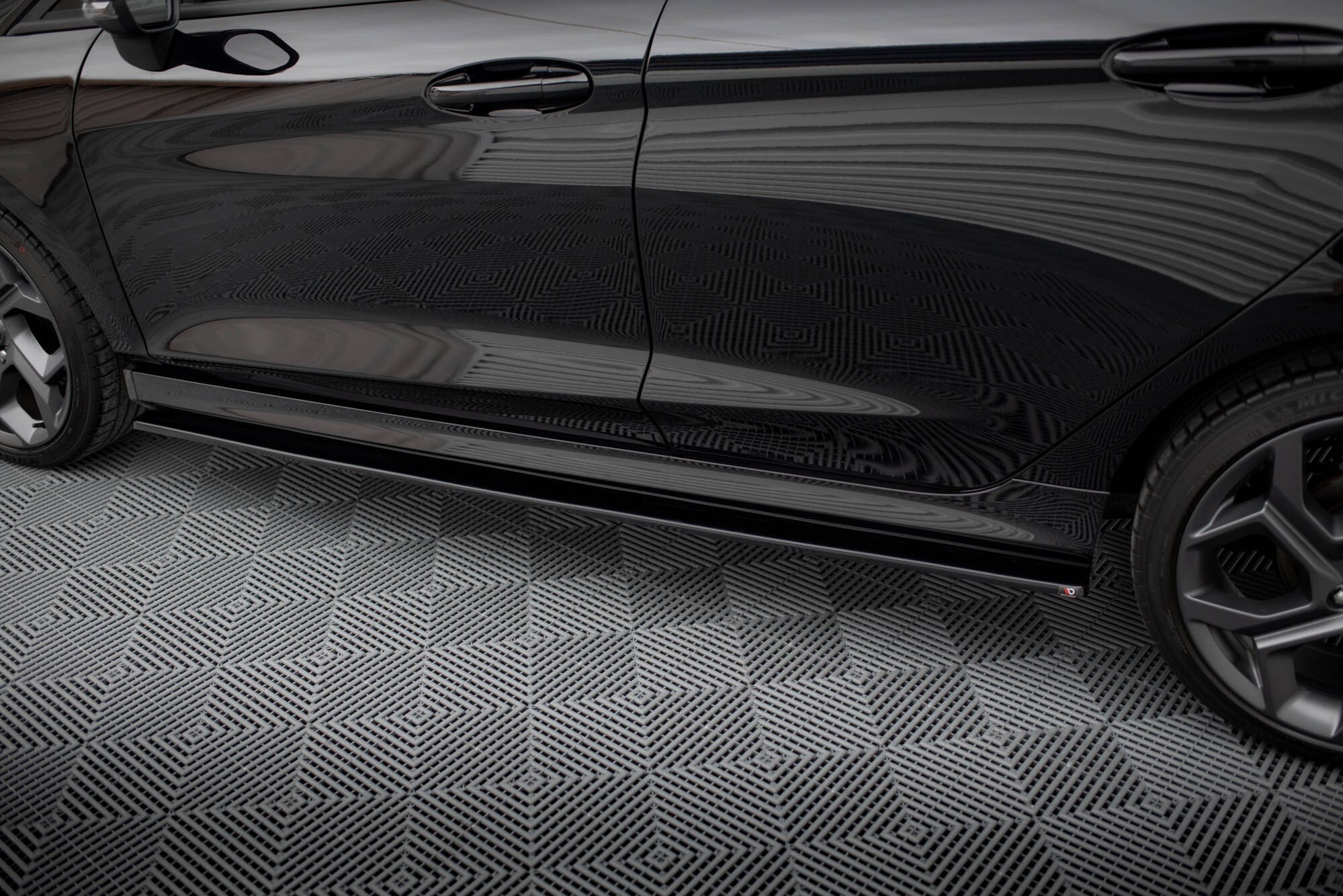 Side Skirts Diffusers V.1 Ford Fiesta ST / ST-Line Mk8 - Image 3