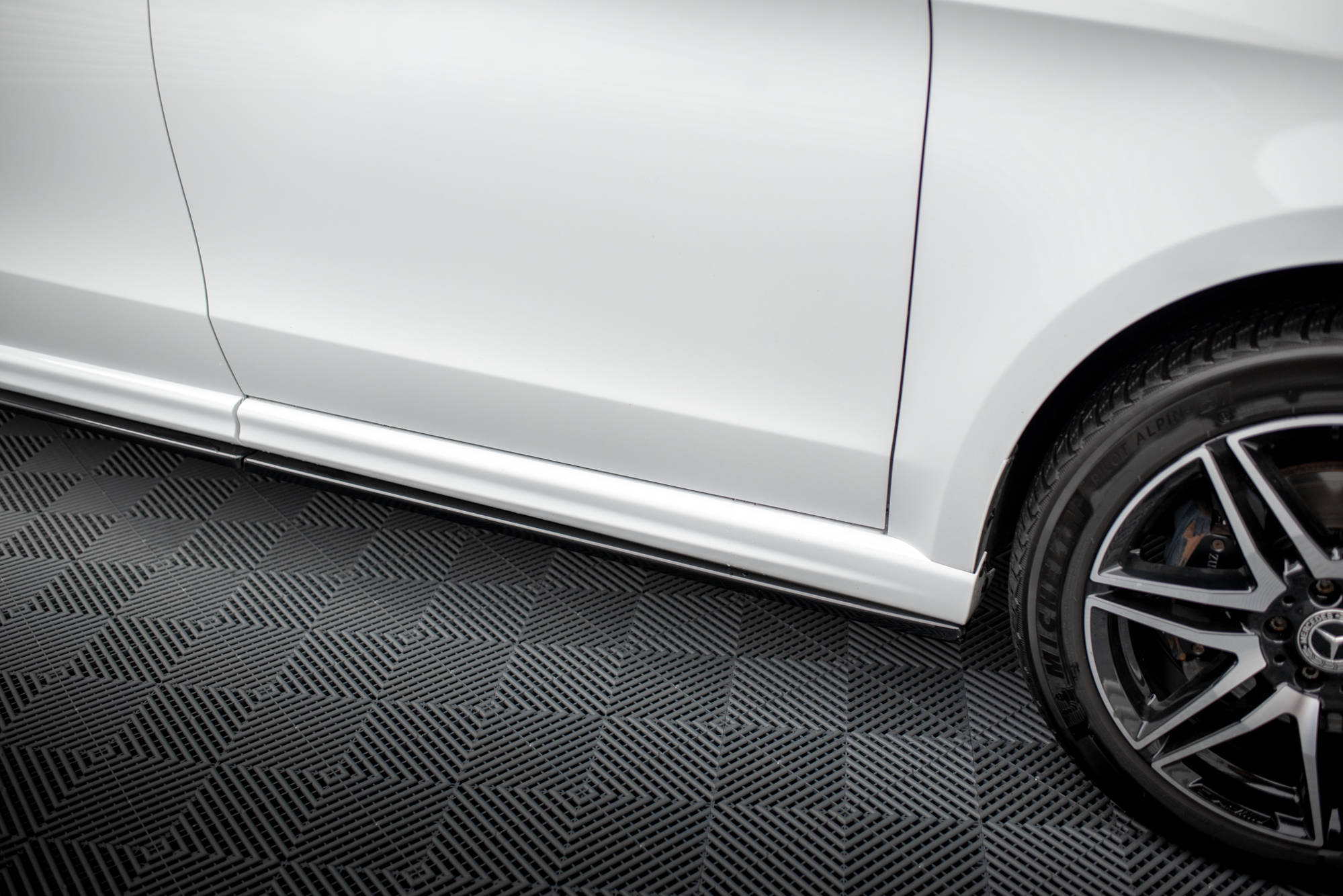 Side Skirts Diffusers V.1 Mercedes-Benz V-Class Extra Long AMG-Line W447 - Image 4