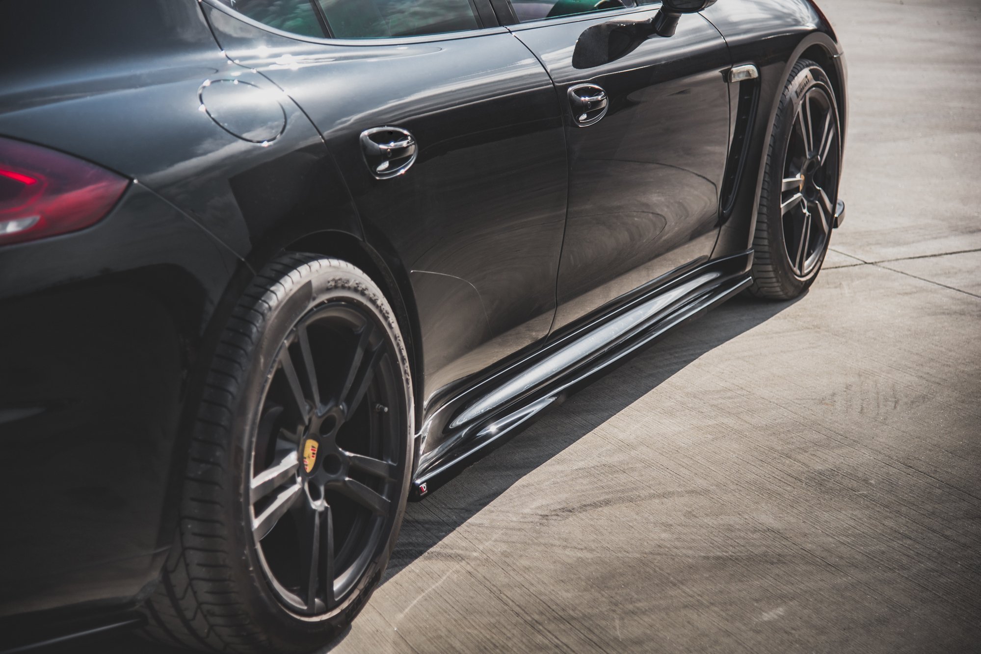 Side Skirts Diffusers V.1 Porsche Panamera Turbo 970 Facelift - Image 2