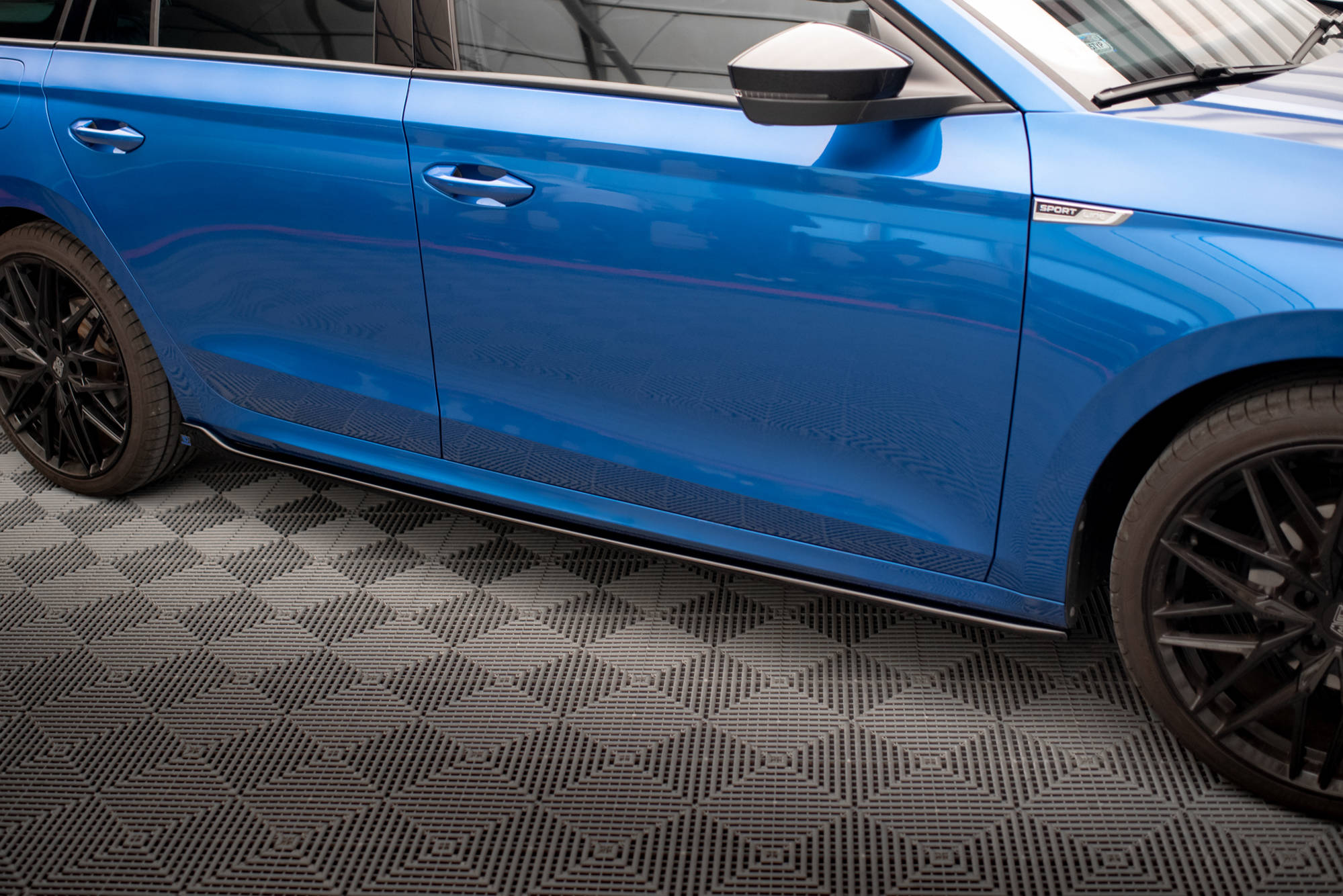 Side Skirts Diffusers V.1 Skoda Octavia Mk4 - Image 2