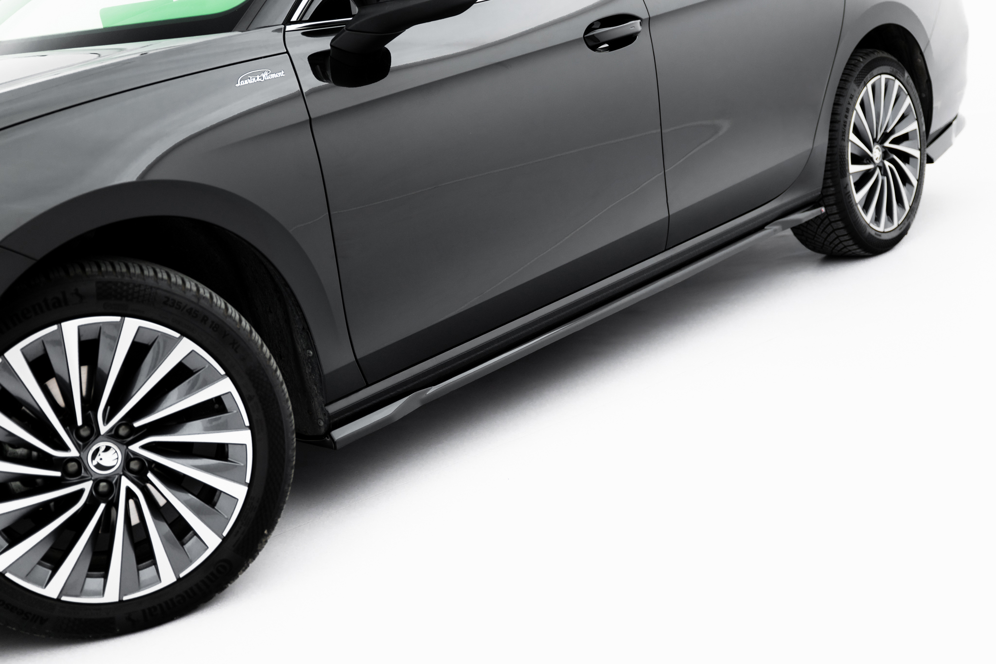 Side Skirts Diffusers V.1 Skoda Superb Mk4