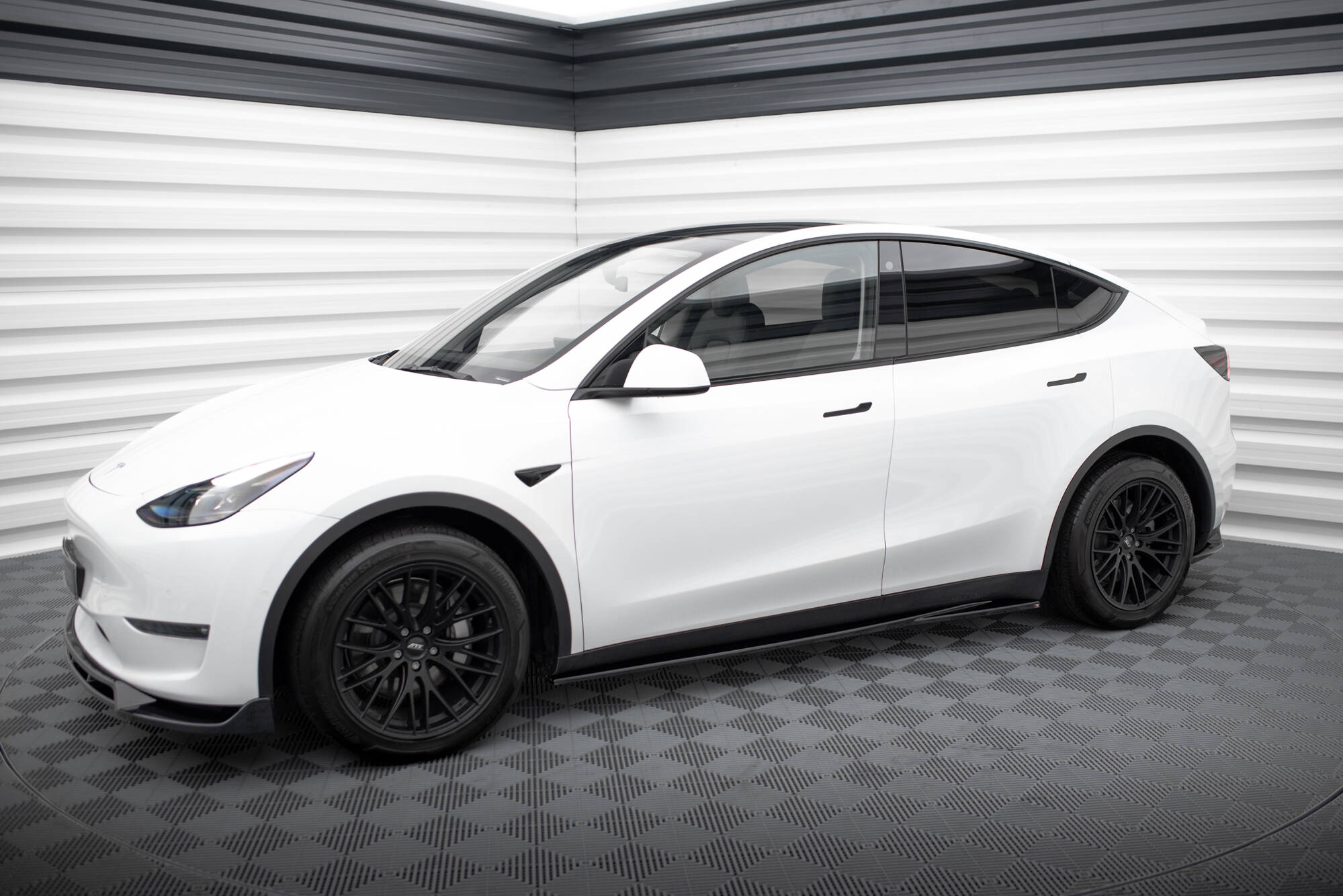 Side Skirts Diffusers V.1 Tesla Model Y - Image 5