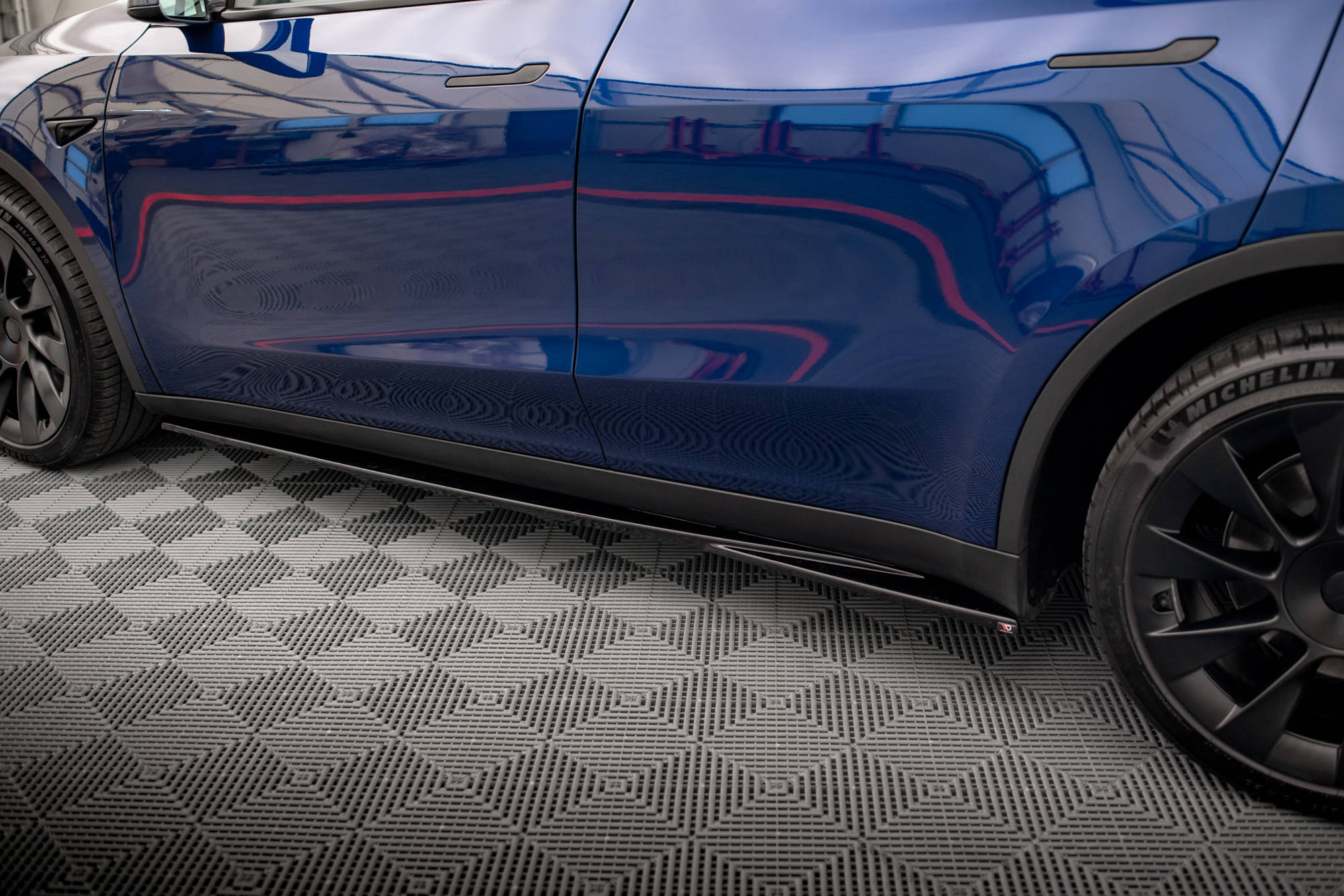 Side Skirts Diffusers V.1 Tesla Model Y - Image 3