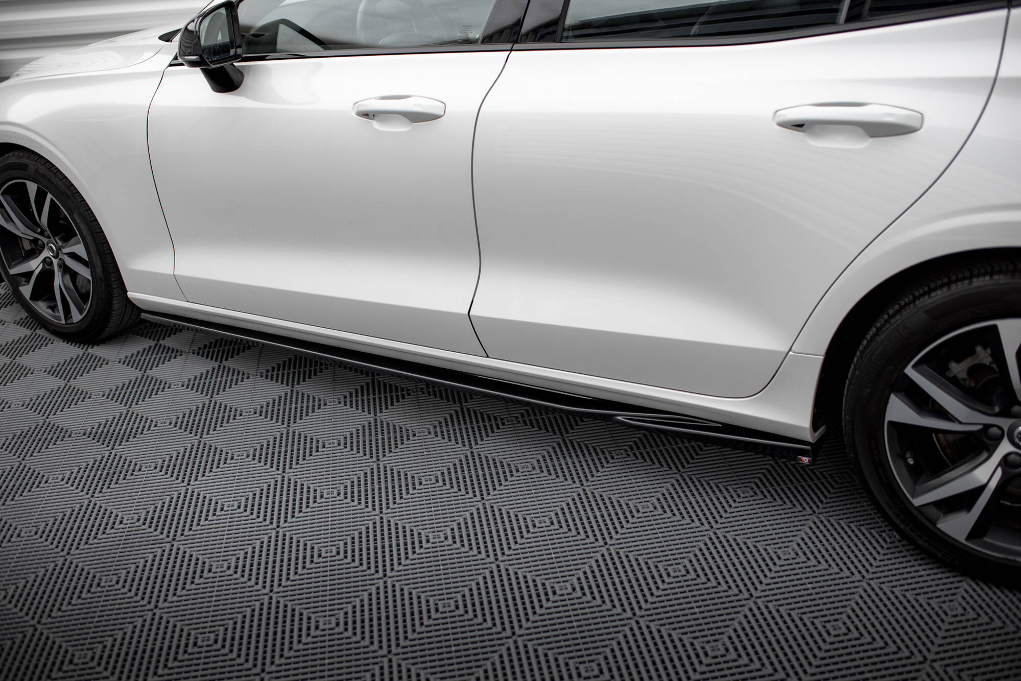 Side Skirts Diffusers V.1 Volvo S60/V60 R-Design Mk3 - Image 2