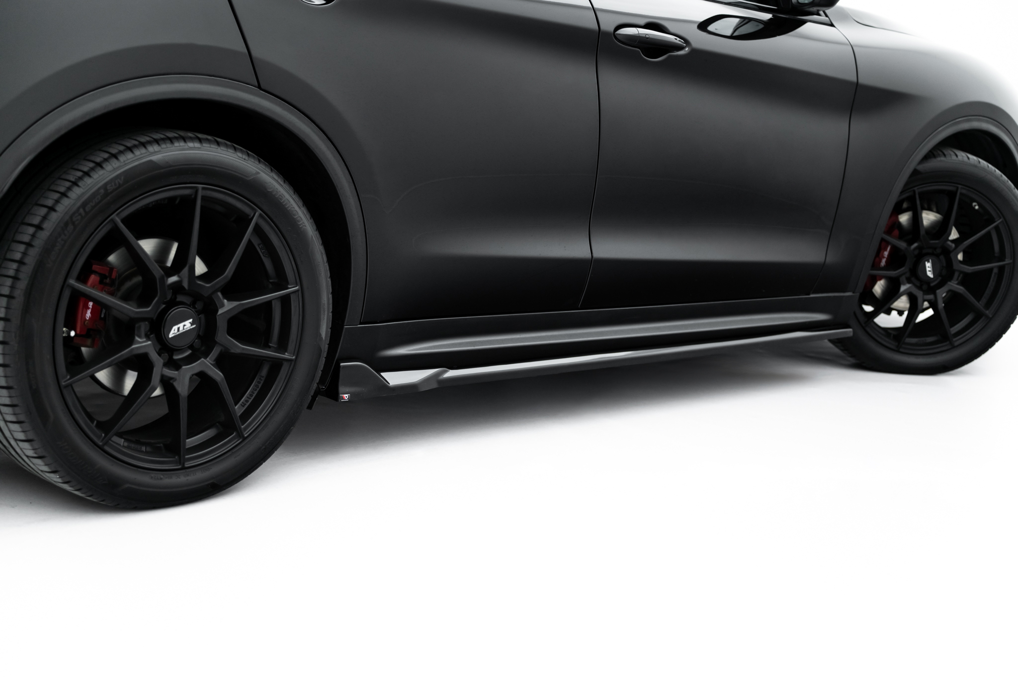 Side Skirts Diffusers V.2 Alfa Romeo Stelvio Mk1 - Image 4