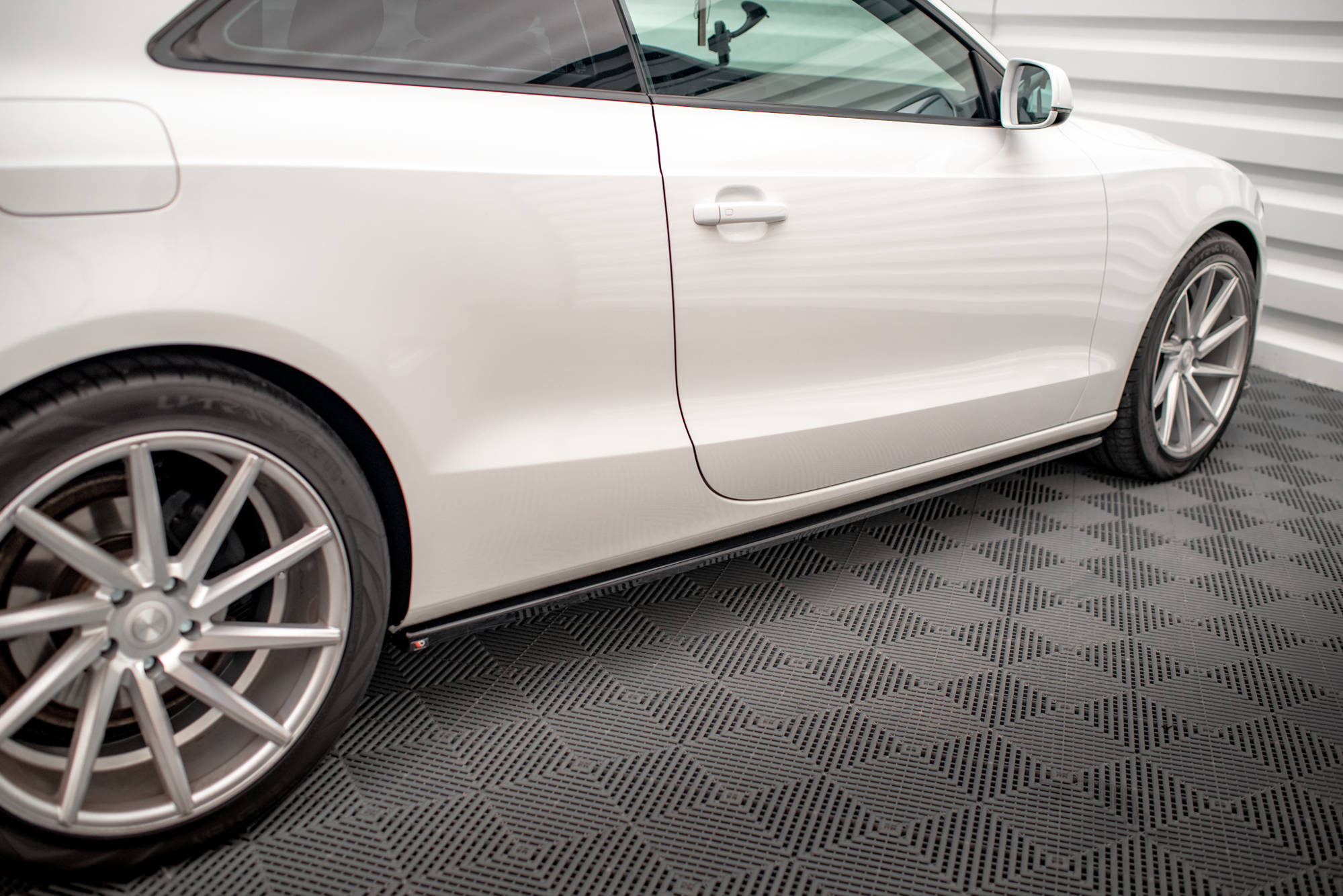 Side Skirts Diffusers V.2 Audi A5 / A5 S-Line / S5 Coupe 8T - Image 2