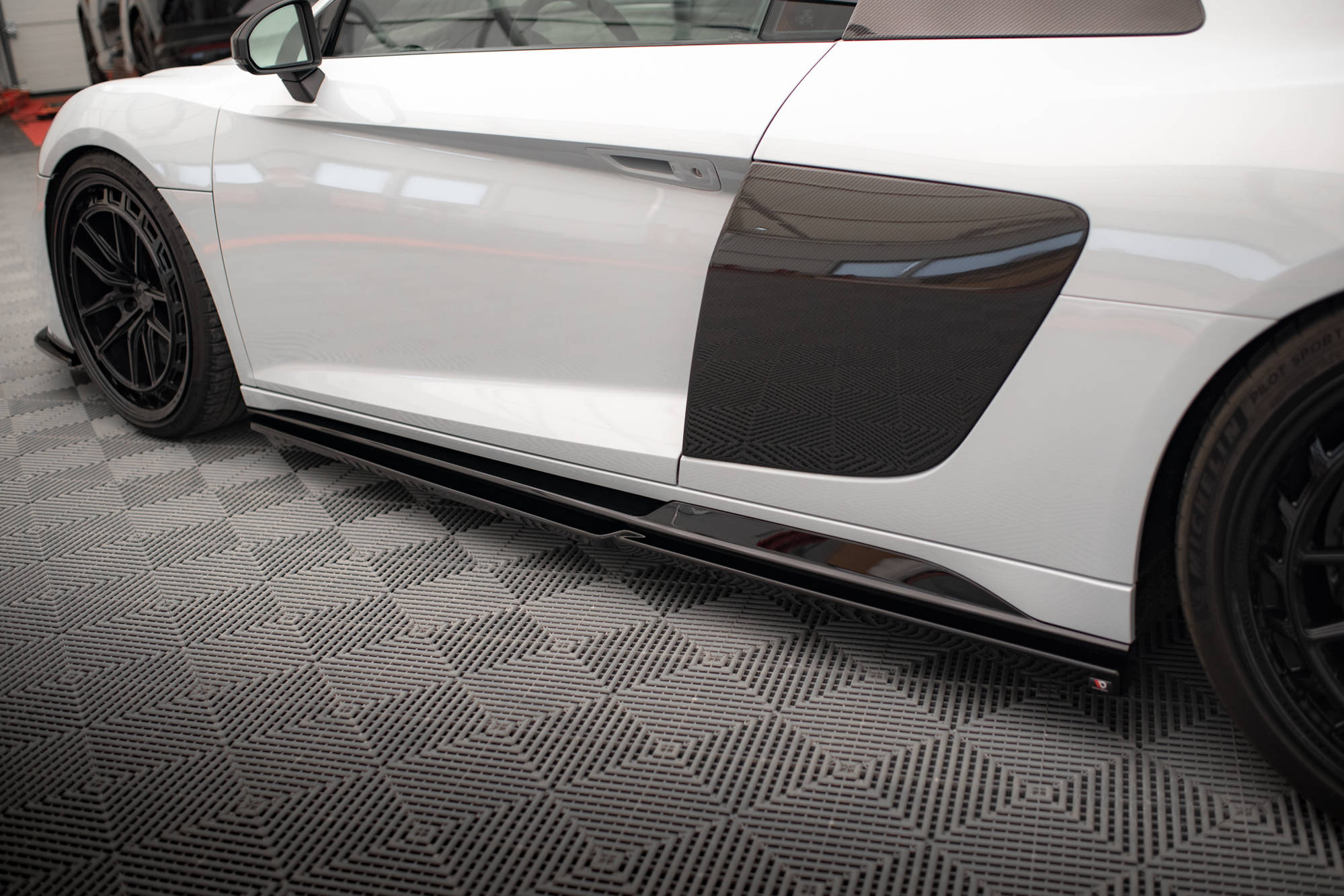 Side Skirts Diffusers V.2 Audi R8 Mk2 Facelift - Image 3