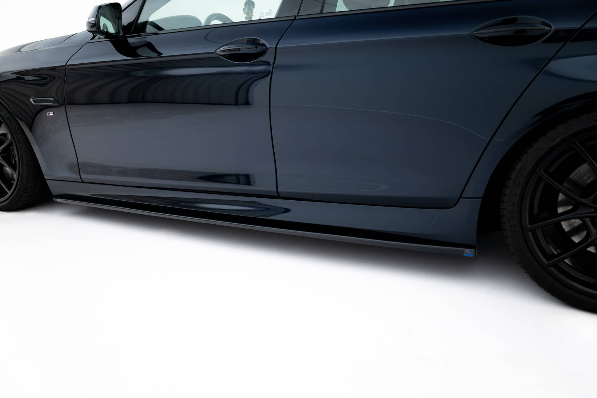 Side Skirts Diffusers V.2 BMW 5 F10/F11 M-Pack / M5 - Image 3