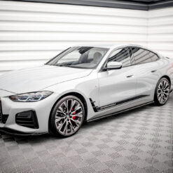 Alternative view of Side Skirts Diffusers V.2 BMW i4 M-Pack G26