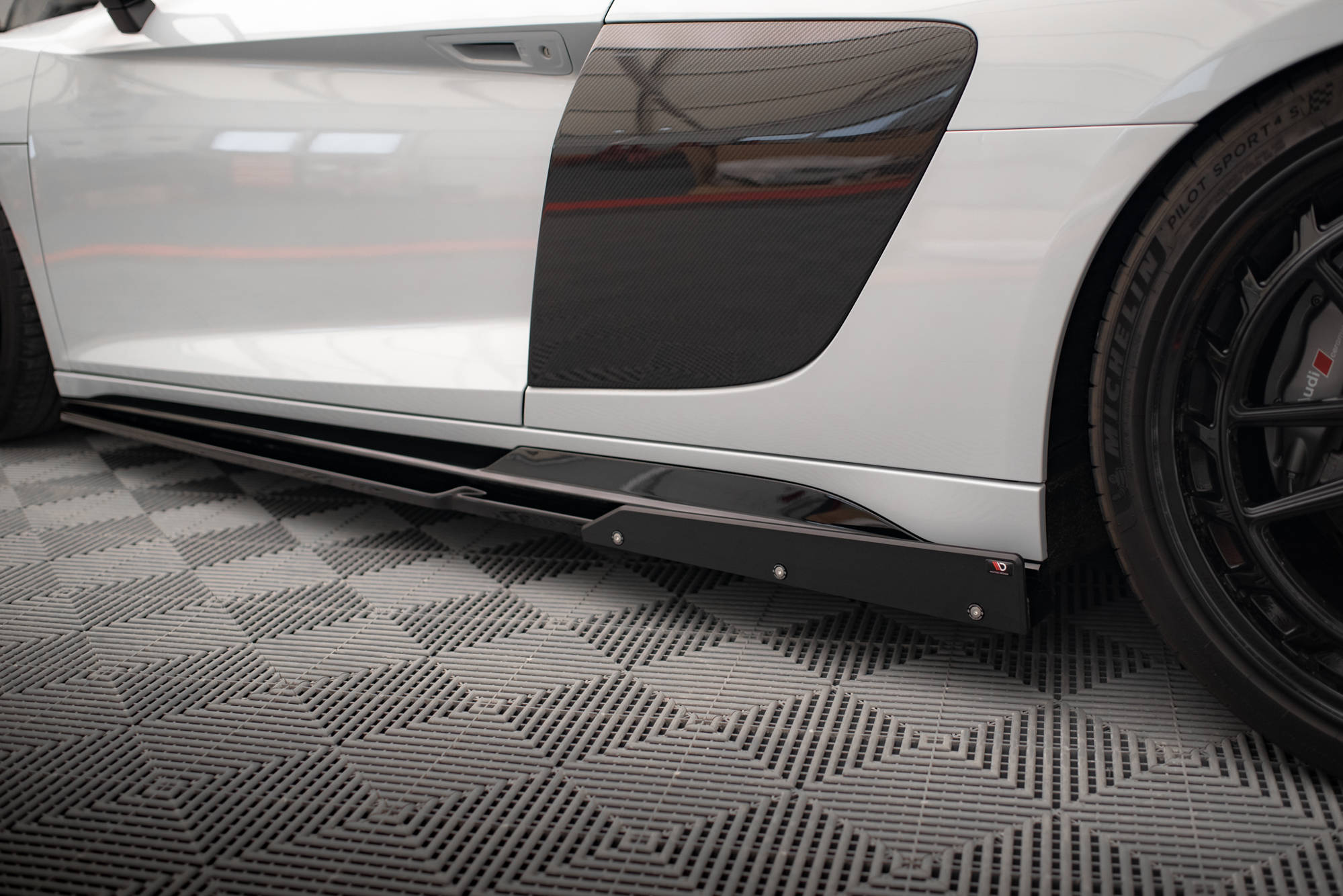 Side Skirts Diffusers V.2+ Flaps Audi R8 Mk2 Facelift - Image 2