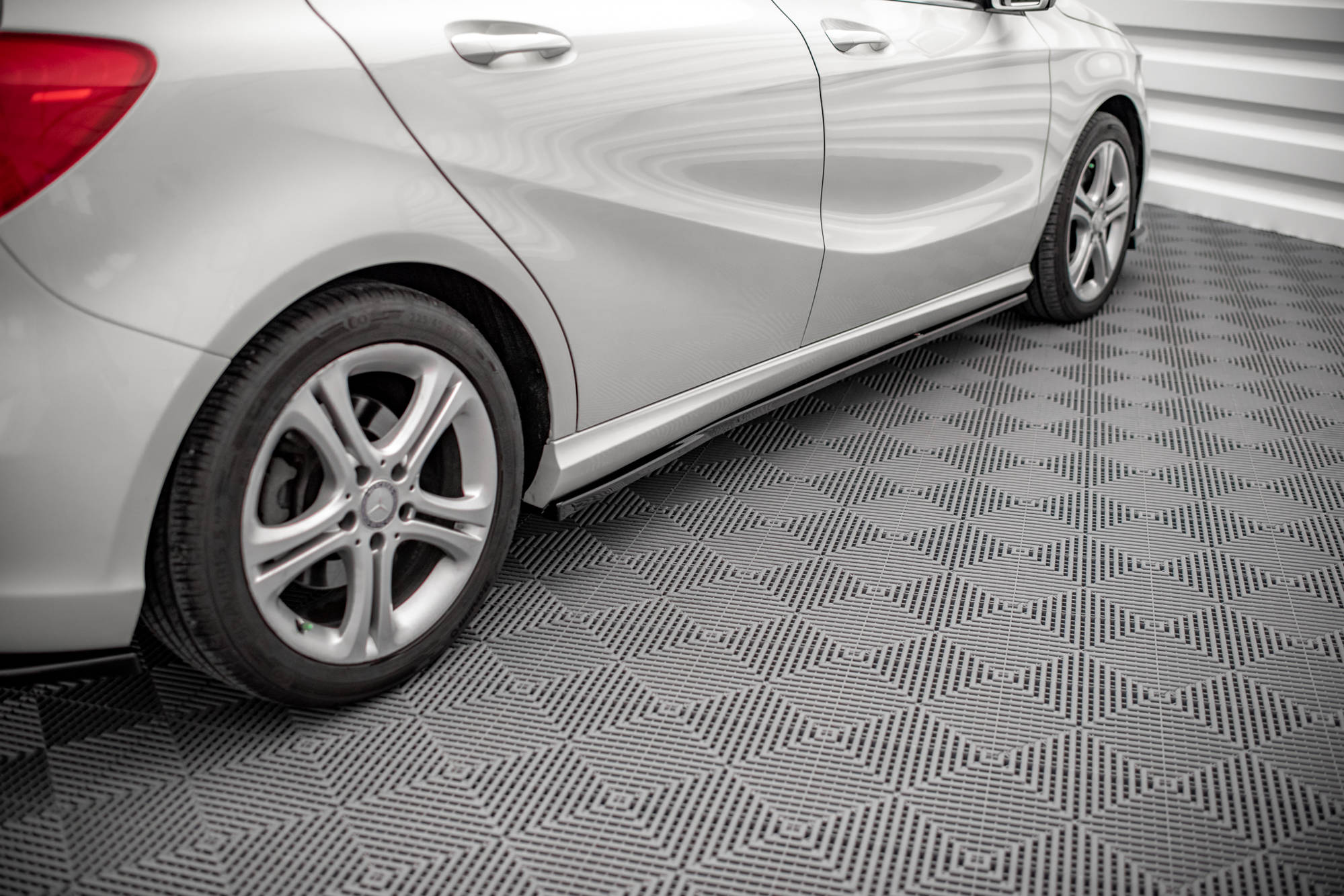 Side Skirts Diffusers V.2 Mercedes-Benz A W176 - Image 3