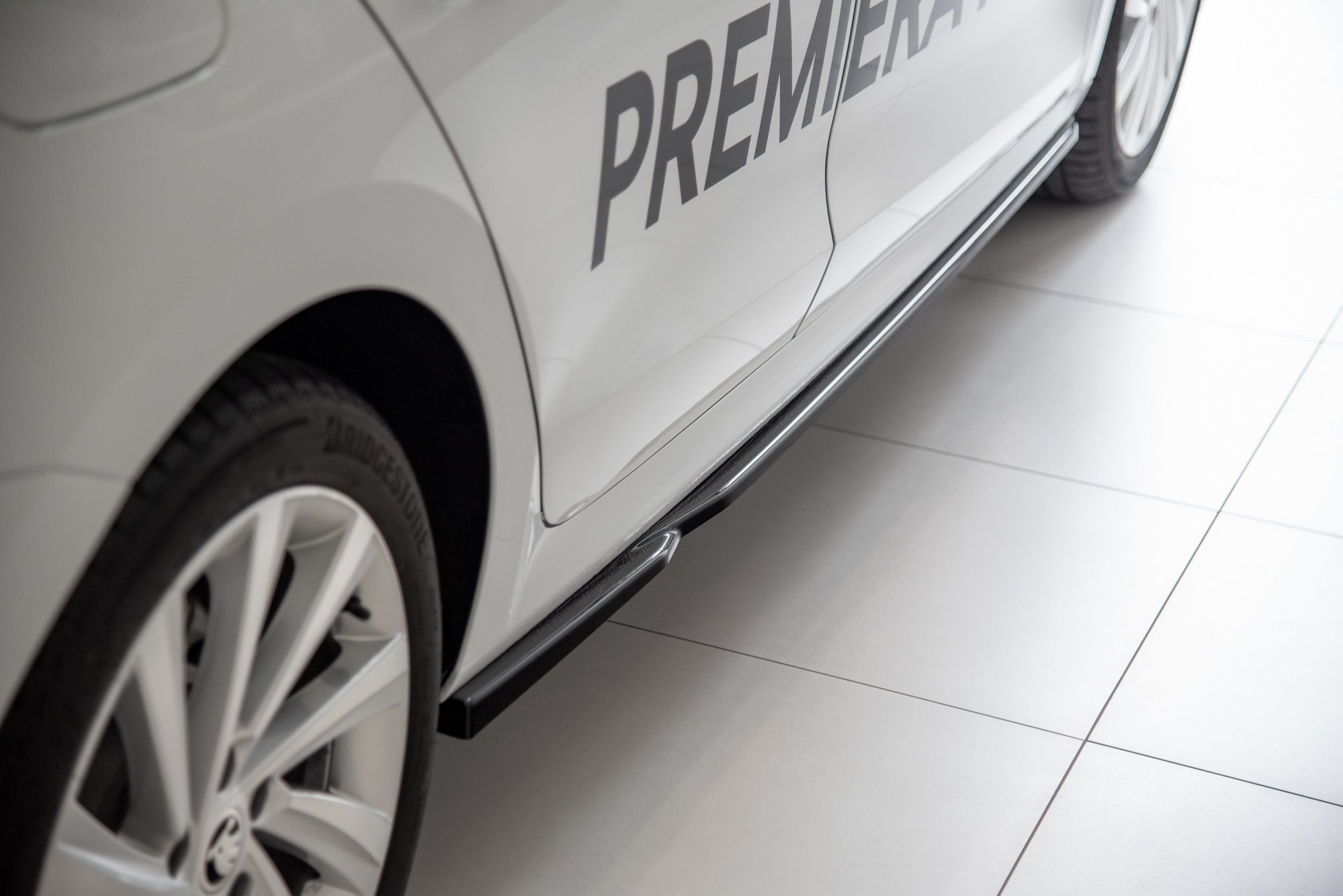 Side Skirts Diffusers V.2 Skoda Octavia Mk4 - Image 3