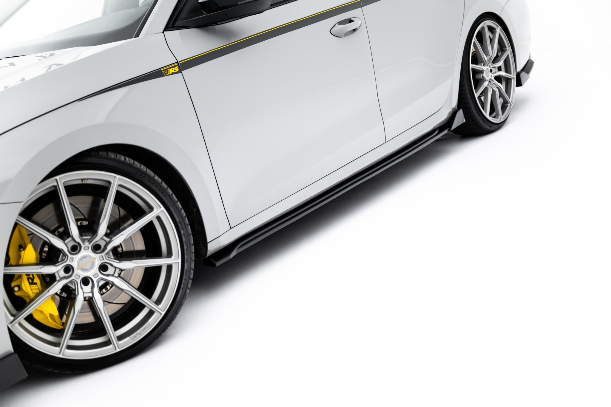 Side Skirts Diffusers V.2 Skoda Octavia RS Liftback / Combi Mk4 - Image 2