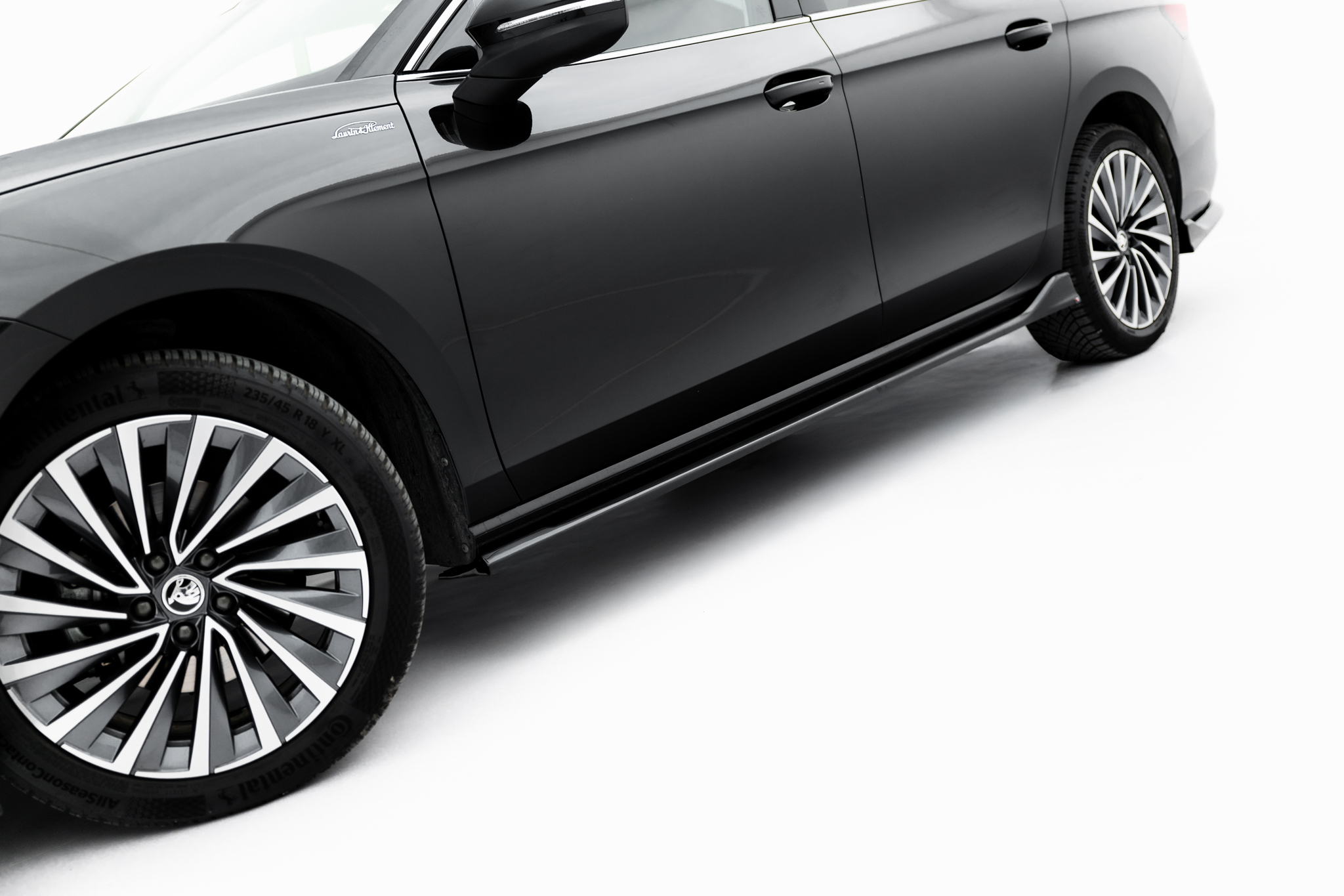 Side Skirts Diffusers V.2 Skoda Superb Mk4 - Image 2
