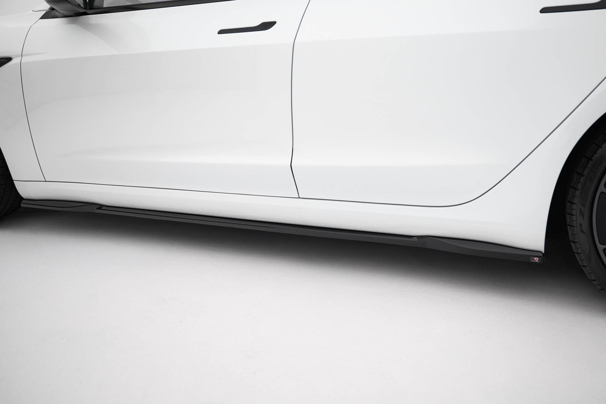 Side Skirts Diffusers V.2 Tesla Model 3 Performance Mk1 Facelift - Image 2