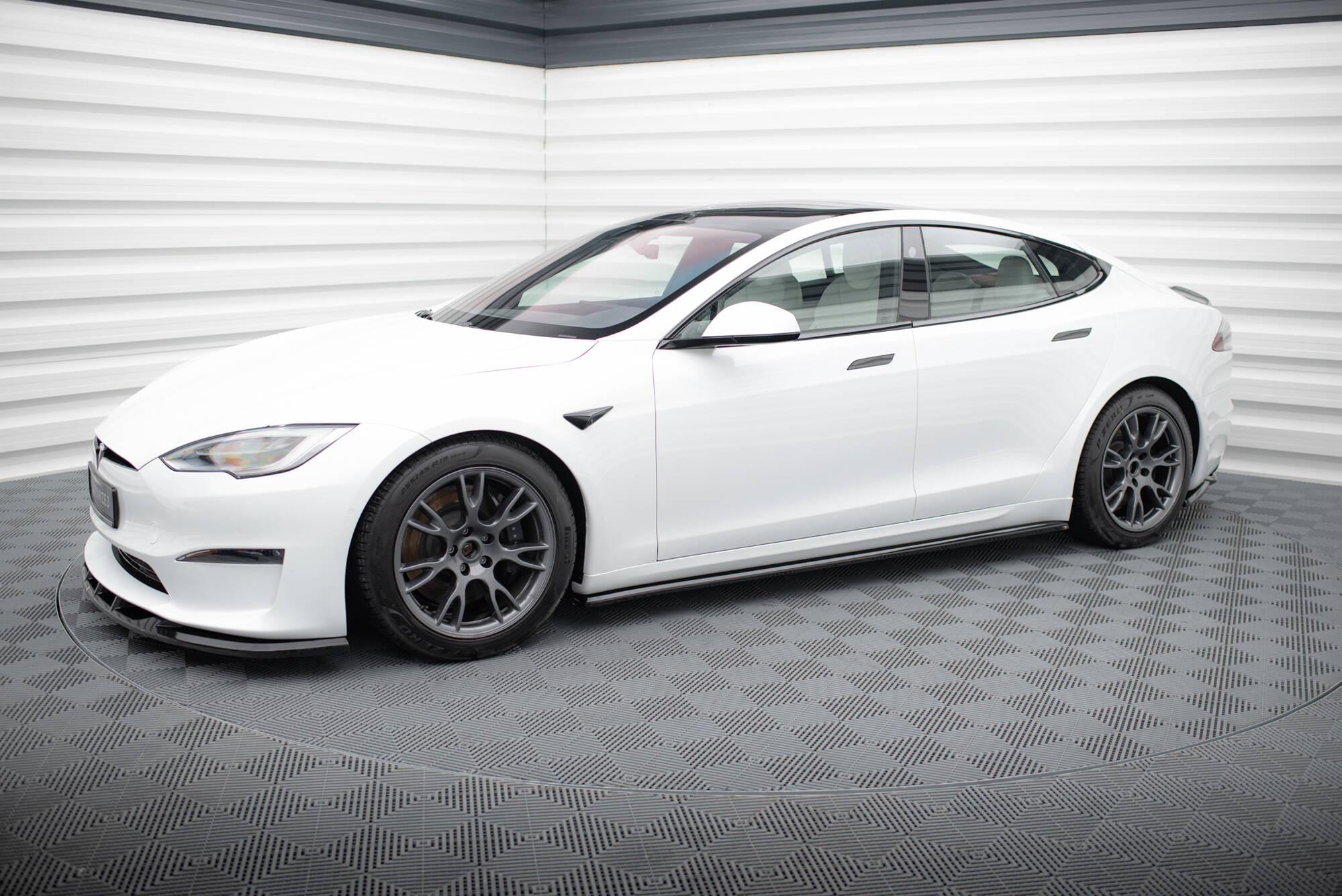Side Skirts Diffusers V.2 Tesla Model S Plaid Mk1 Facelift - Image 3