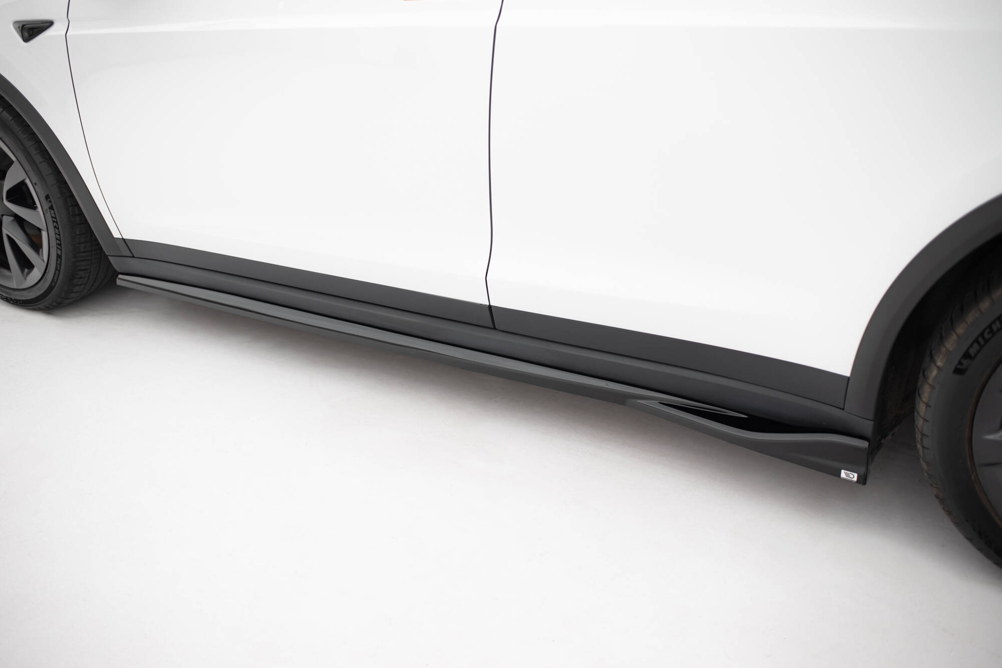 Side Skirts Diffusers V.2 Tesla Model X Mk1 Facelift - Image 3
