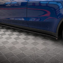 Alternative view of Side Skirts Diffusers V.2 Tesla Model Y