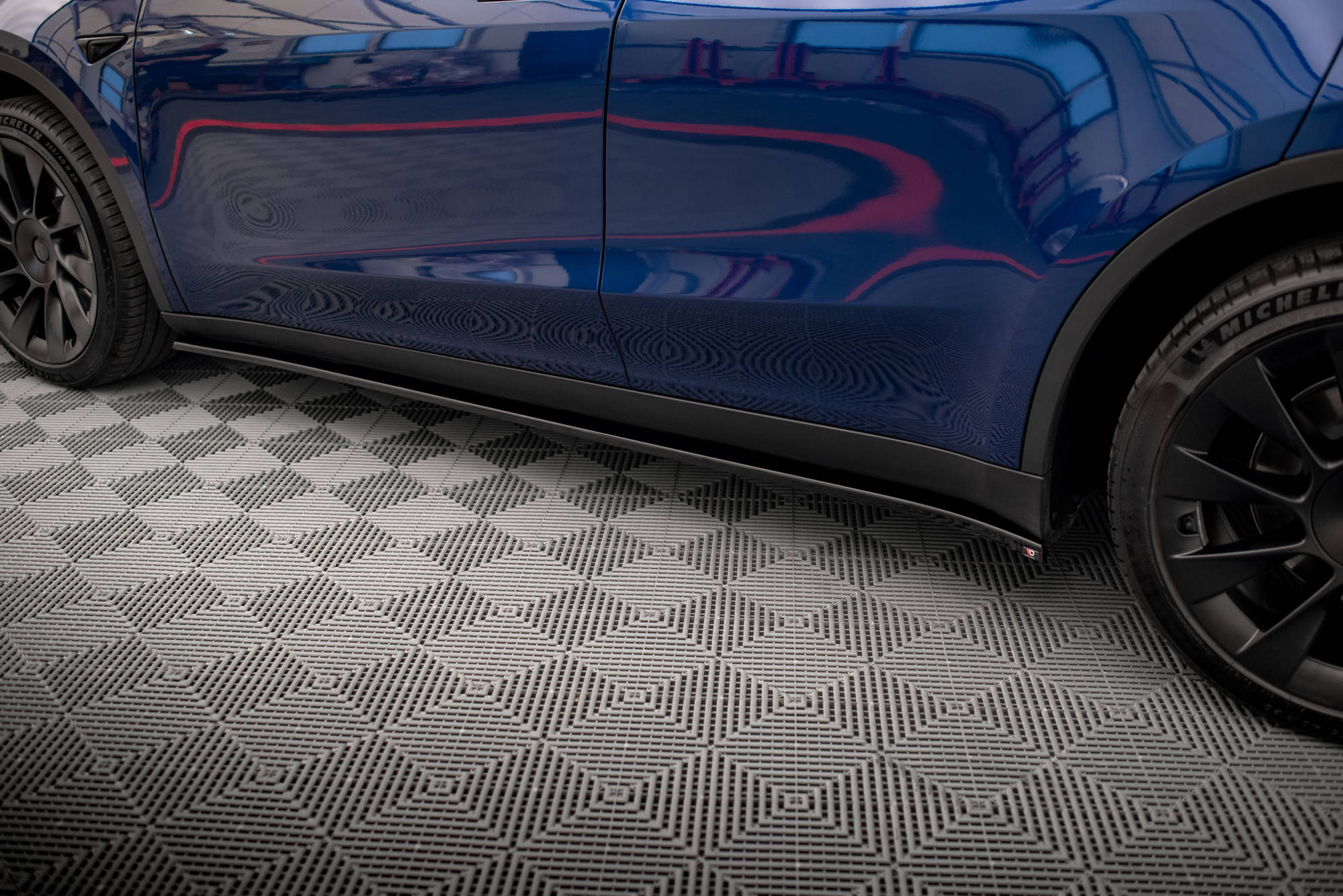 Side Skirts Diffusers V.2 Tesla Model Y - Image 2