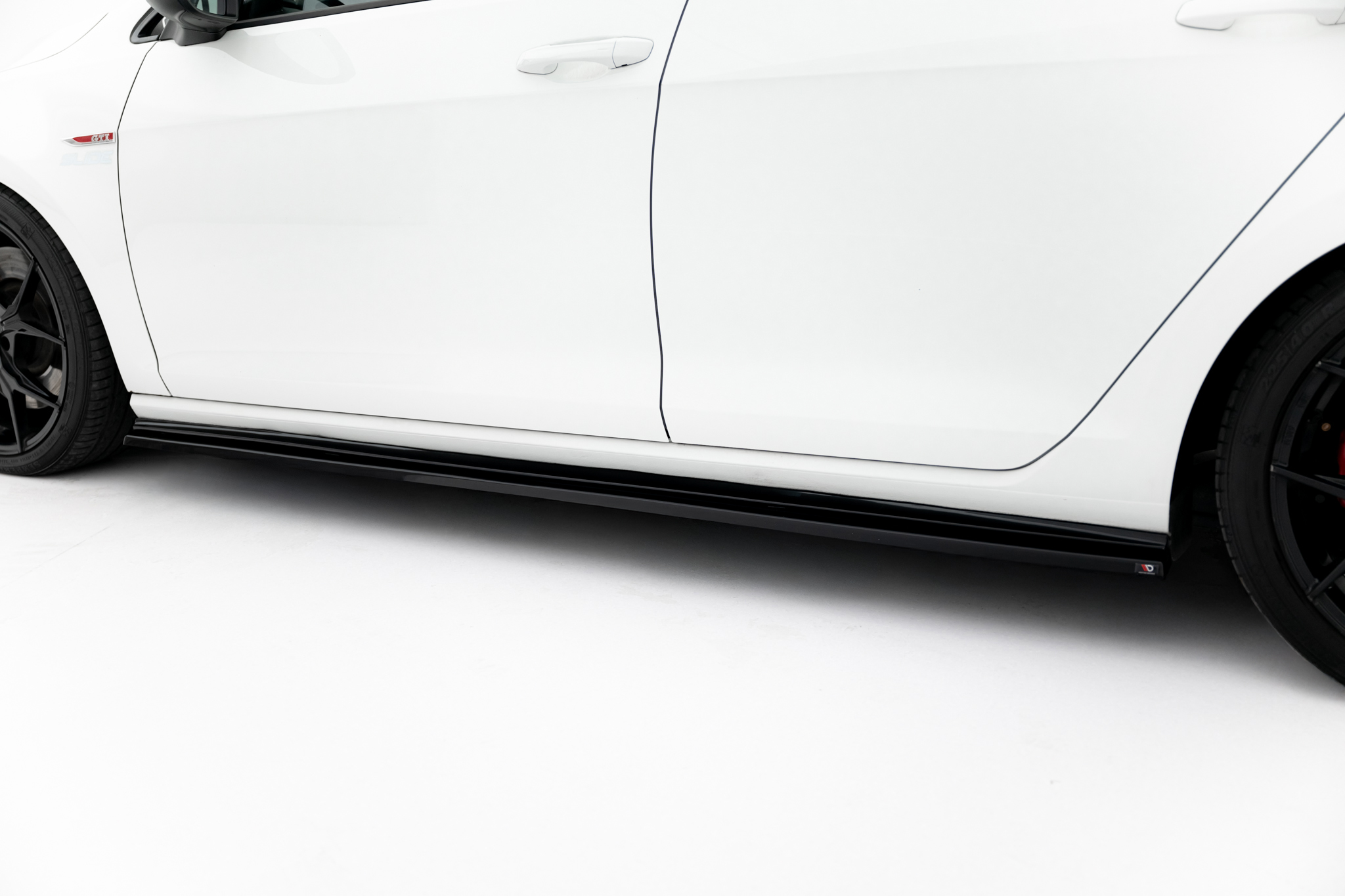 Side Skirts Diffusers V.2 VW Golf 7 GTI (narrow) - Image 3