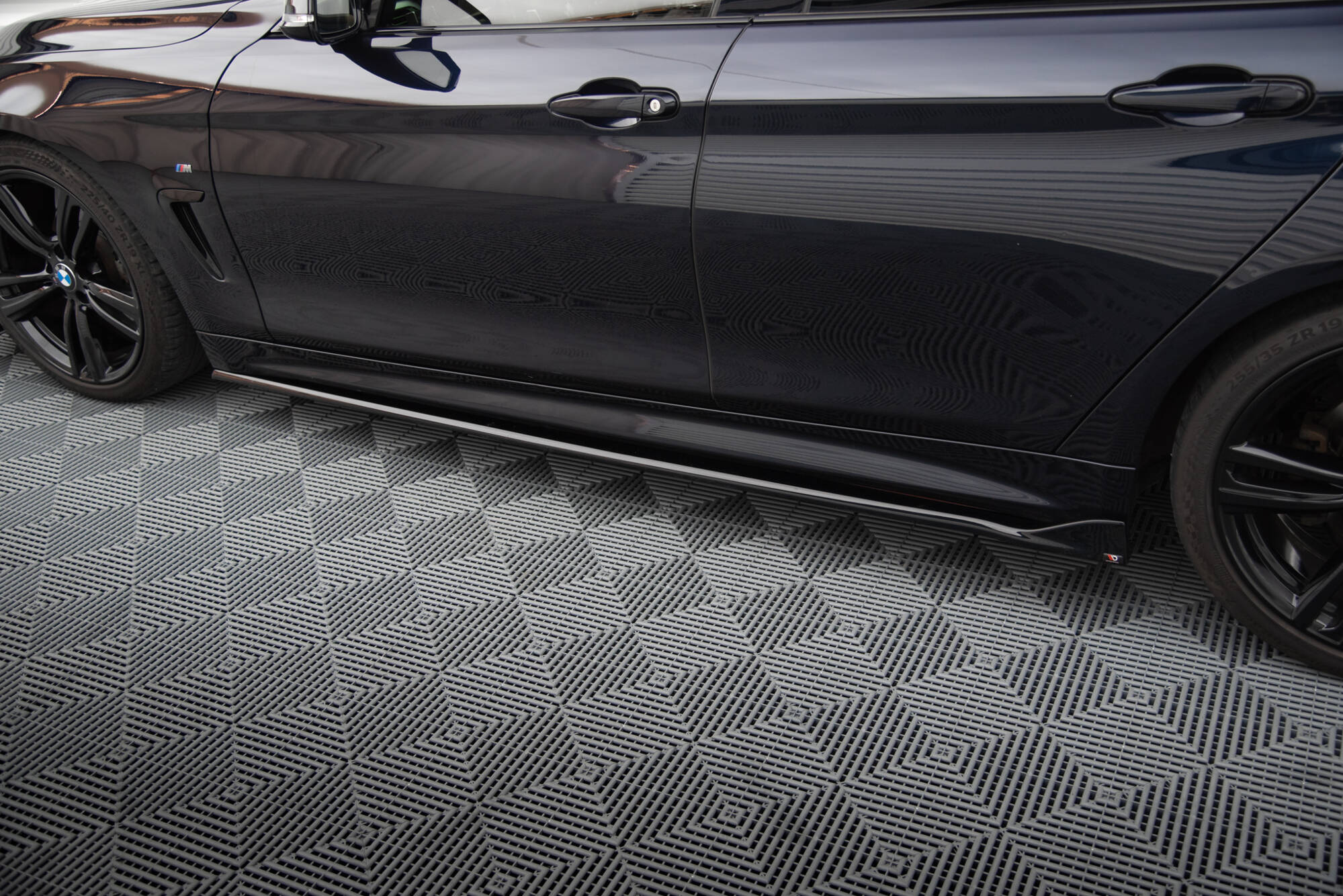 Side Skirts Diffusers V.3 BMW 4 Coupe / Gran Coupe / Cabrio M-Pack F32 / F36 / F33 - Image 2