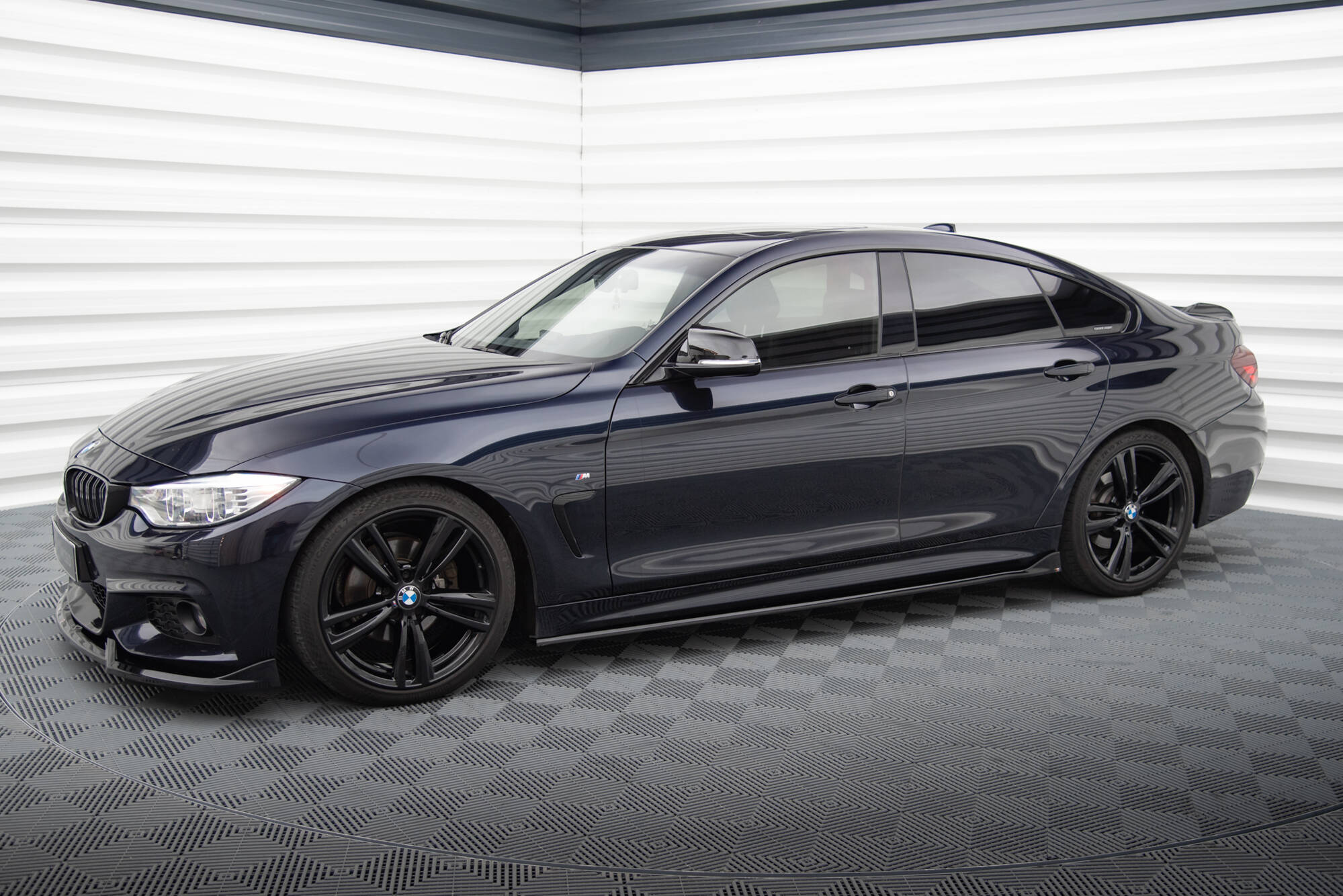 Side Skirts Diffusers V.3 BMW 4 Coupe / Gran Coupe / Cabrio M-Pack F32 / F36 / F33 - Image 3