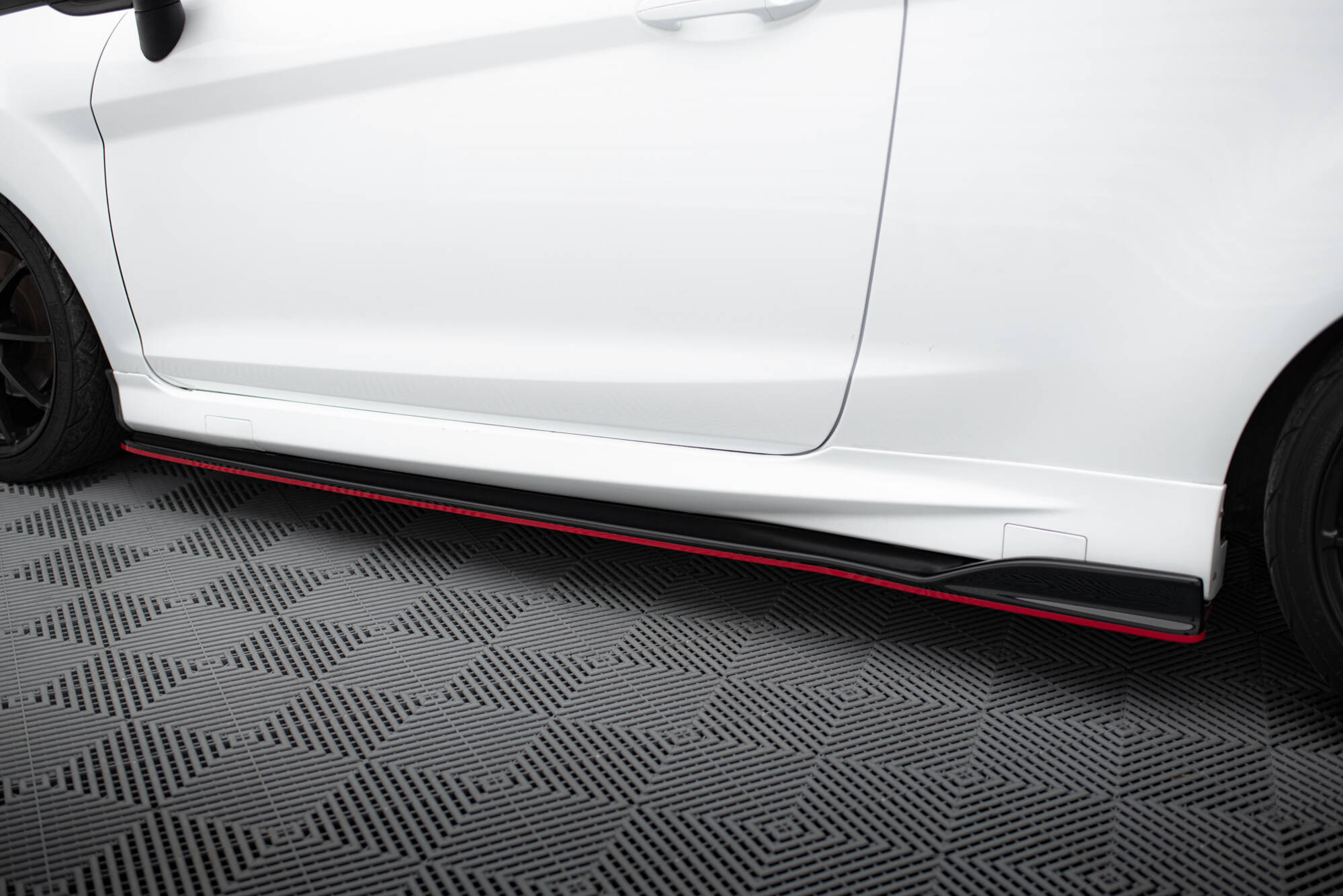 Side Skirts Diffusers V.3 Ford Fiesta ST / ST-Line Mk7 - Image 2