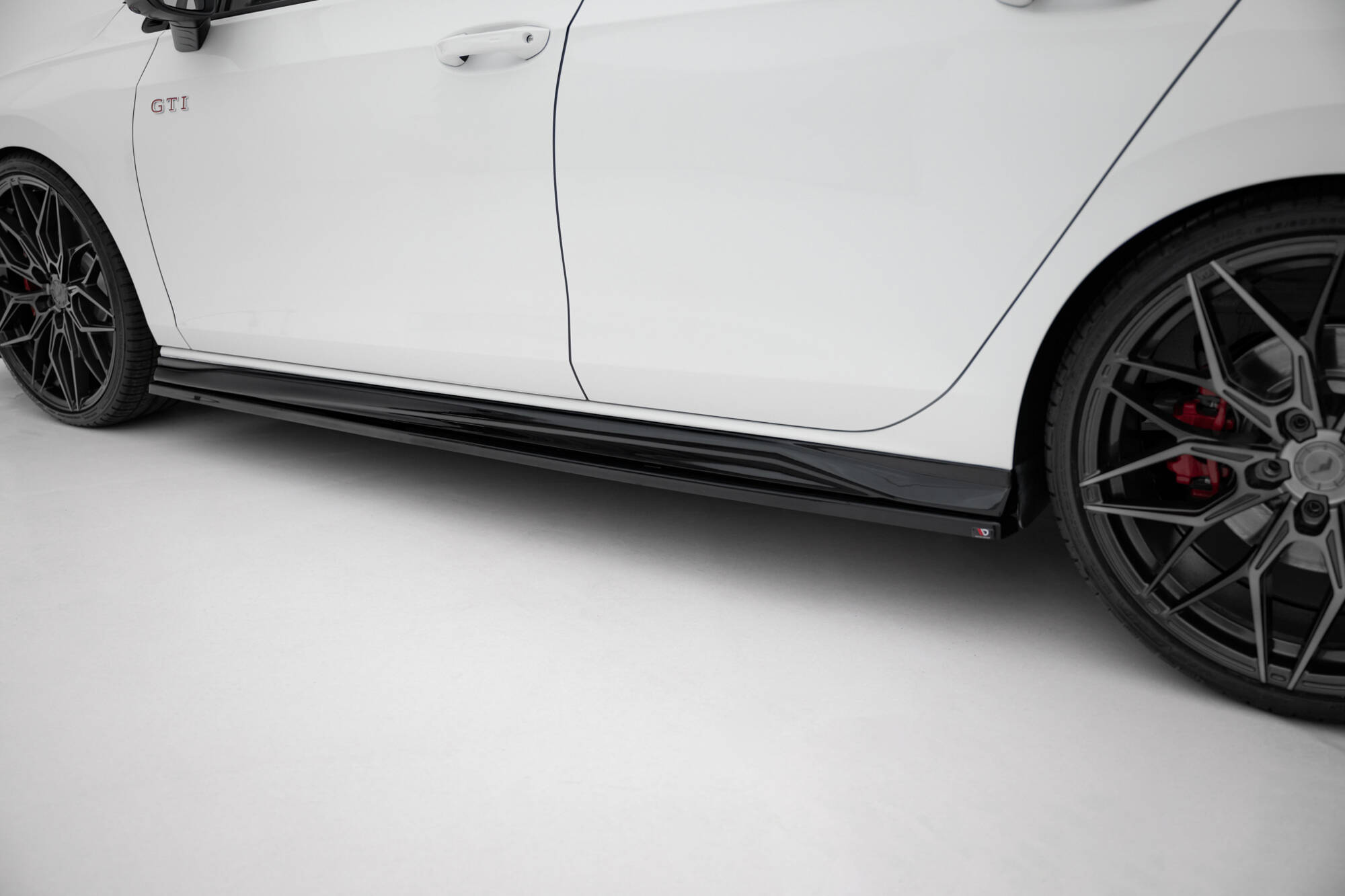 Side Skirts Diffusers V.4 Volkswagen Golf GTI / GTE / GTI Clubsport / GTD / R-Line Mk8 - Image 4