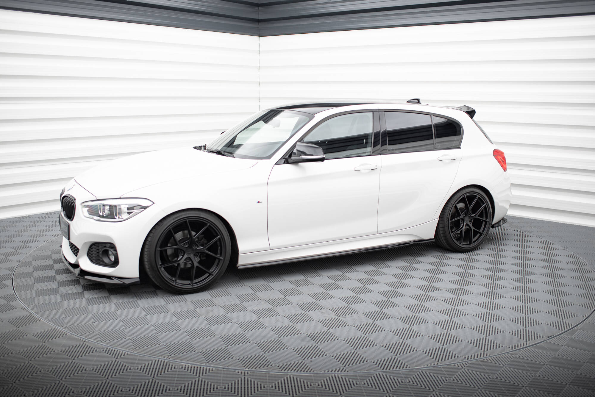 Side Skirts Diffusers V.5 BMW 1 M-Pack / M140i F20 Facelift - Image 2