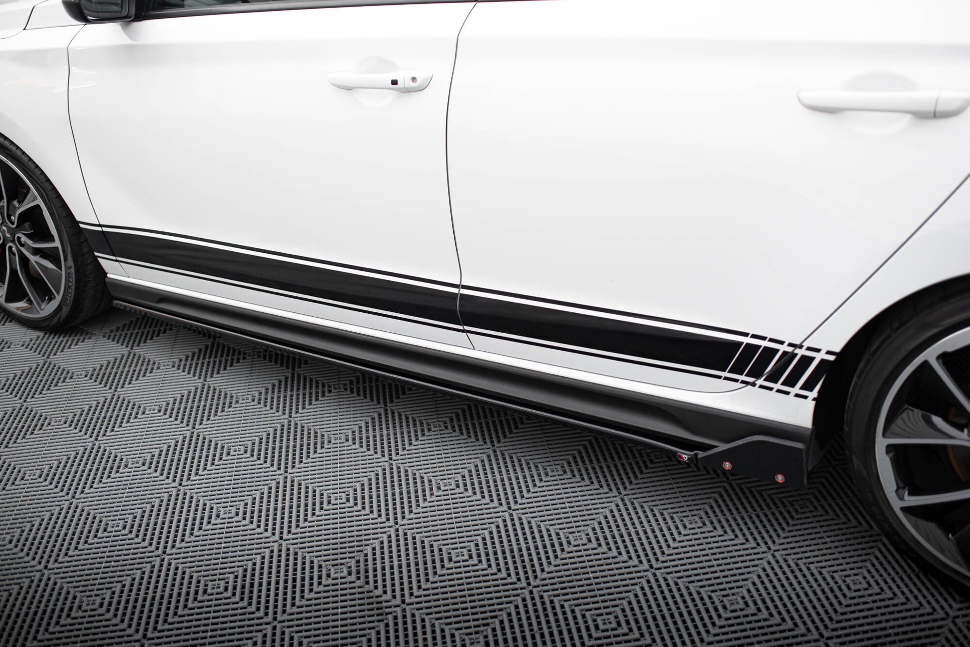 Side Skirts Diffusers V.5 + Flaps Hyundai I30 N / N-Line Hatchback / Fastback Mk3 / Mk3 Facelift - Image 2