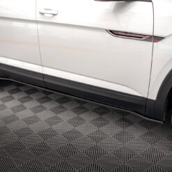 Alternative view of Side Skirts Diffusers Volkswagen Atlas Cross Sport