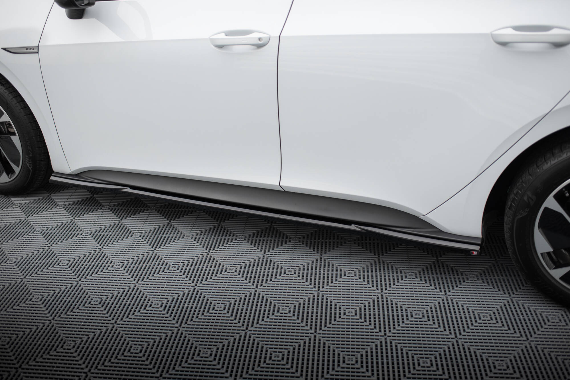Side Skirts Diffusers Volkswagen ID.3 Mk1 - Image 3