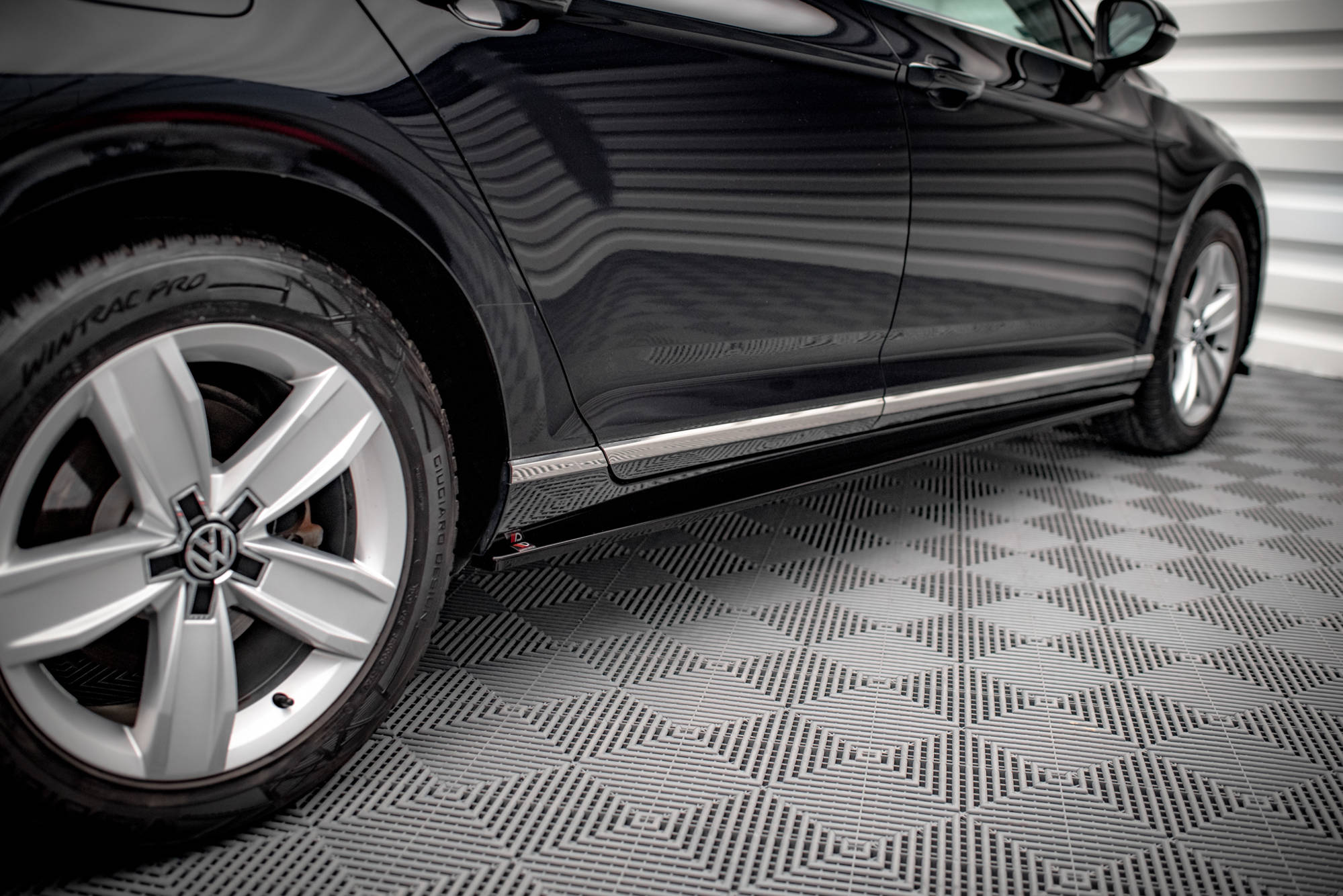 Side Skirts Diffusers Volkswagen Passat B8 Facelift - Image 2