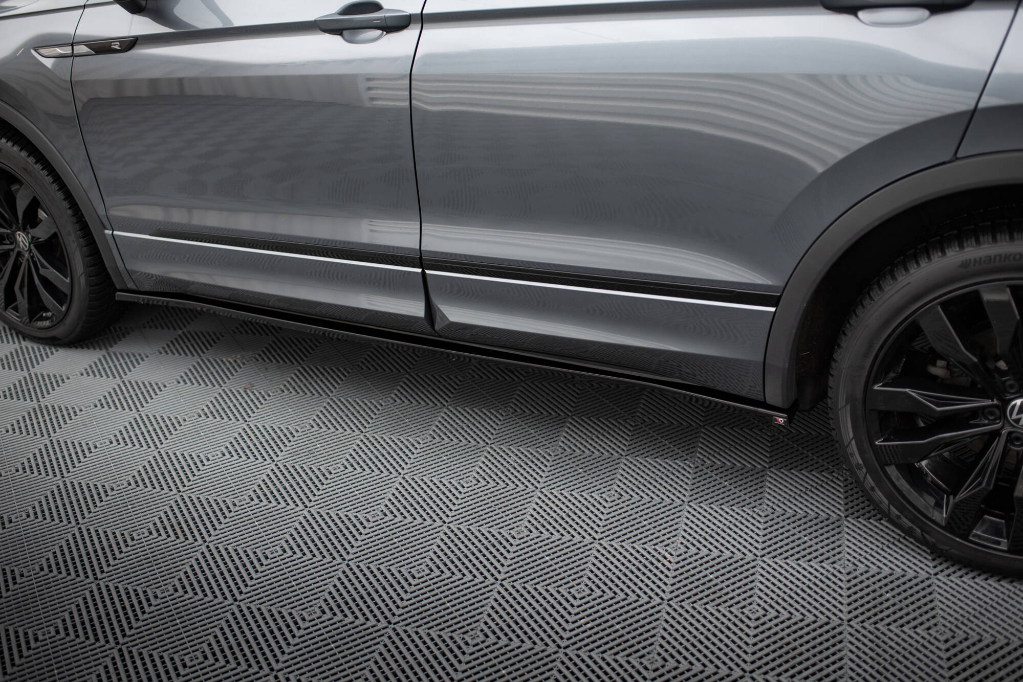 Side Skirts Diffusers Volkswagen Tiguan Allspace Mk2 - Image 3