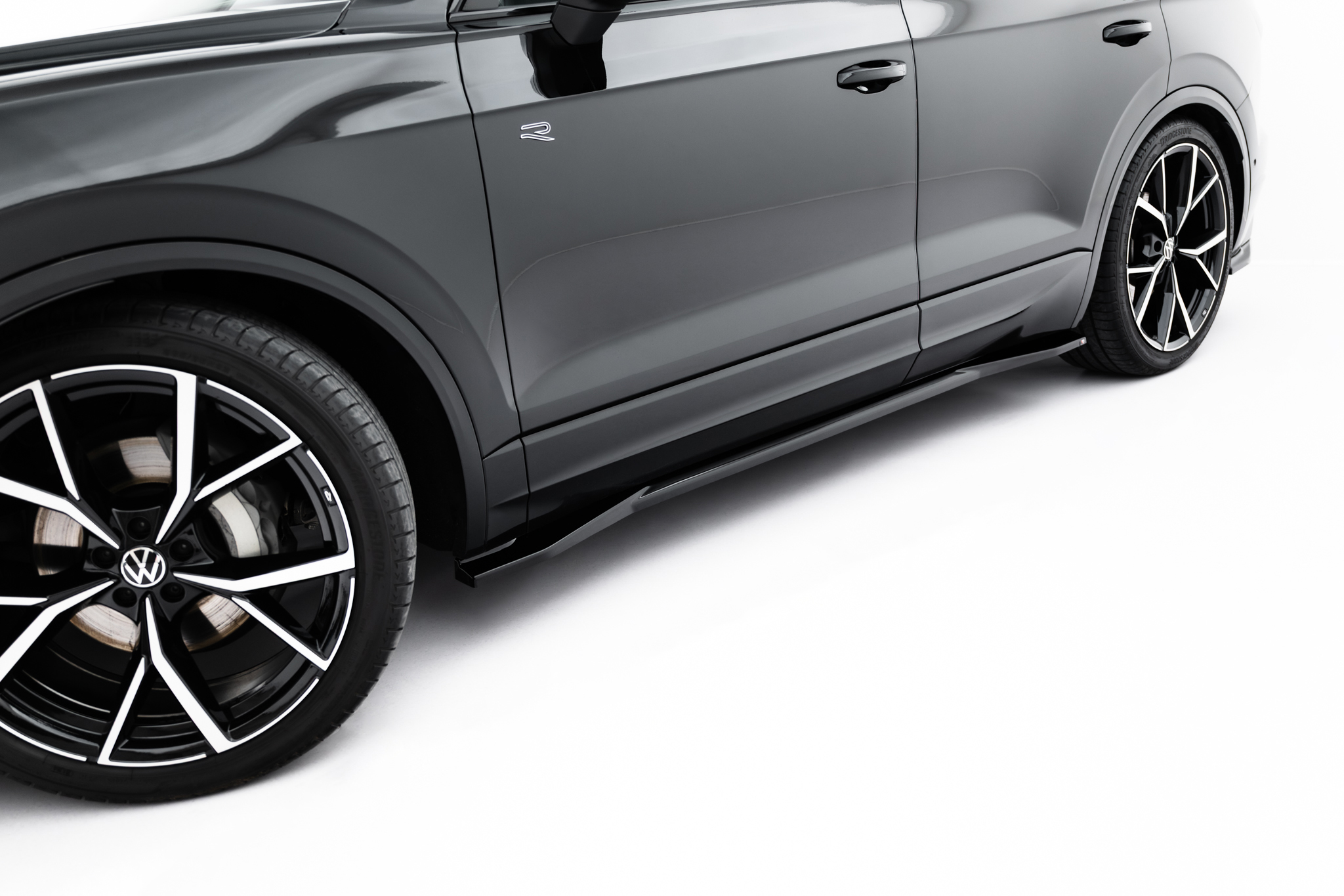 Side Skirts Diffusers Volkswagen Touareg R-Line Mk3 Facelift - Image 2