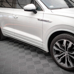 Alternative view of Side Skirts Diffusers Volkswagen Touareg R-line Mk3