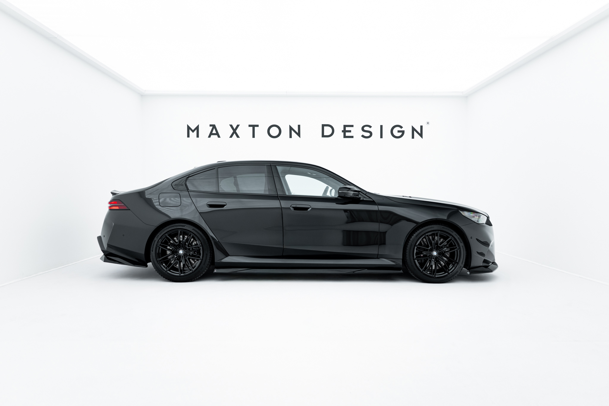 Side skirts Diffusers BMW M5 Sedan / Touring G90 - Image 3