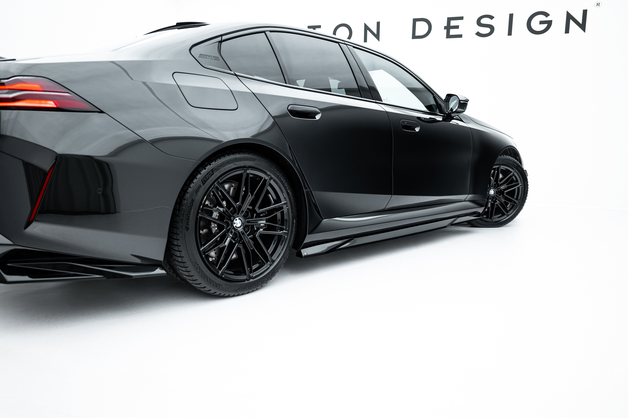 Side skirts Diffusers BMW M5 Sedan / Touring G90 - Image 4