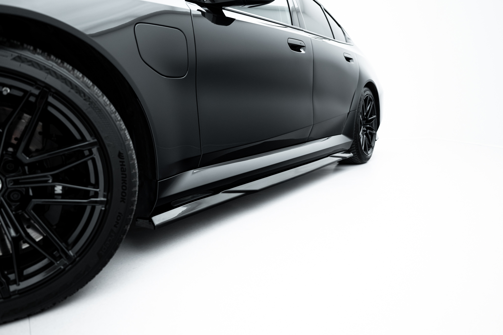 Side skirts Diffusers BMW M5 Sedan / Touring G90 - Image 2