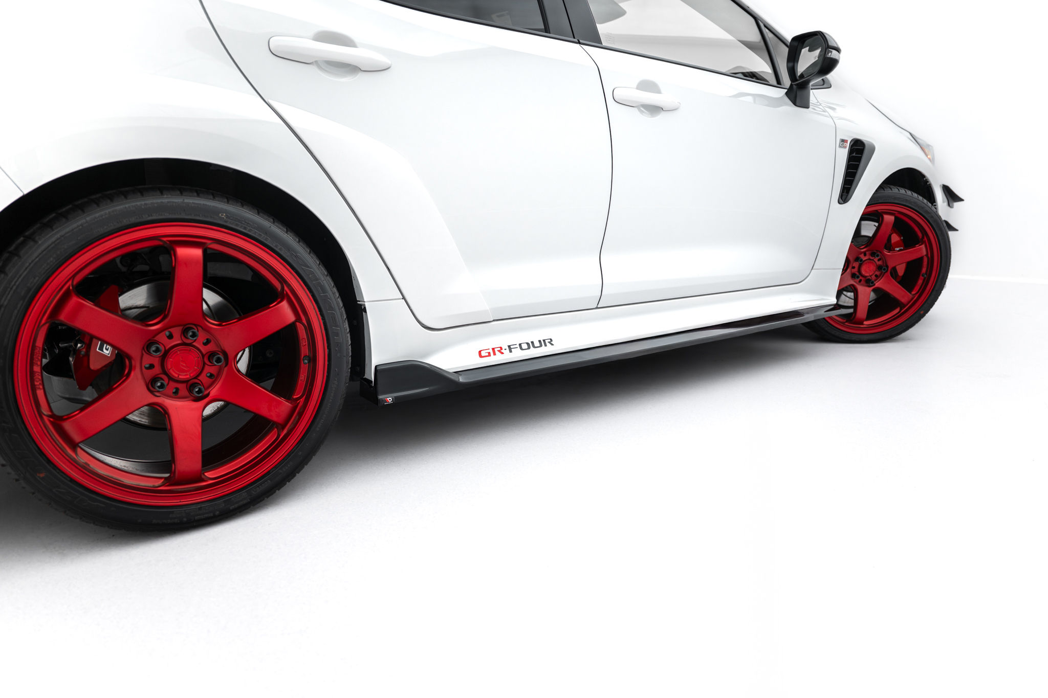 Side skirts Diffusers V.2 Toyota GR Corolla Mk12 - Image 3