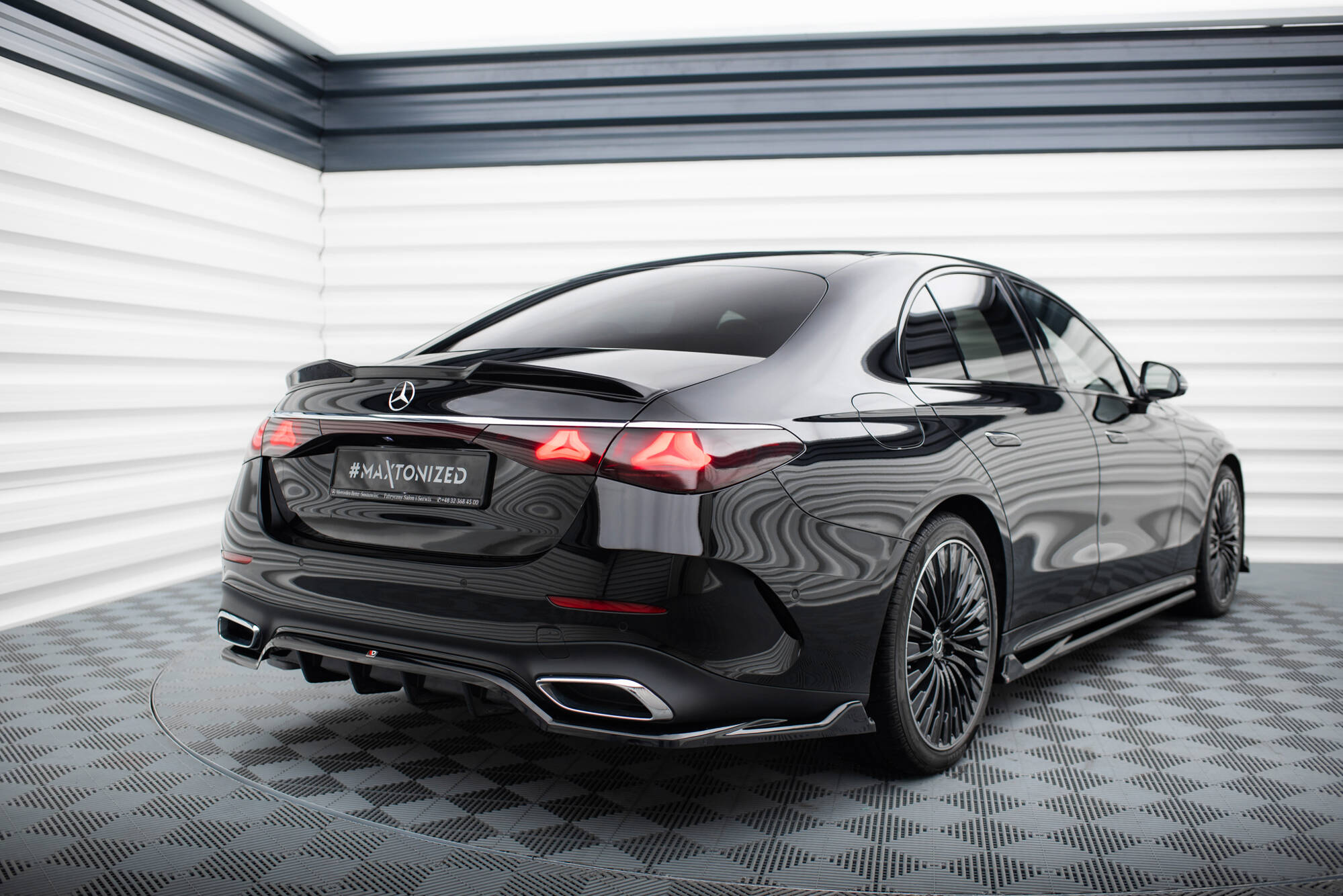 Spoiler Cap 3D Mercedes-Benz E Sedan AMG-Line W214 - Image 2