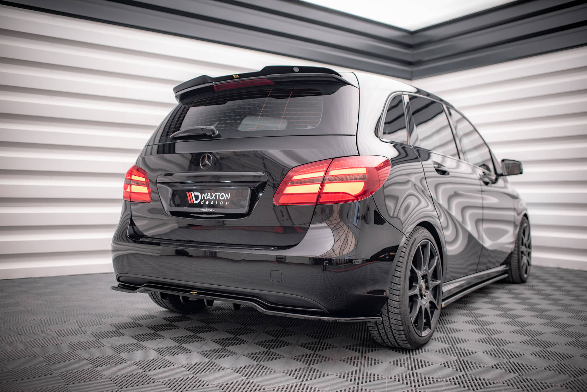 Spoiler Cap Mercedes-Benz B W246 Facelift - Image 2