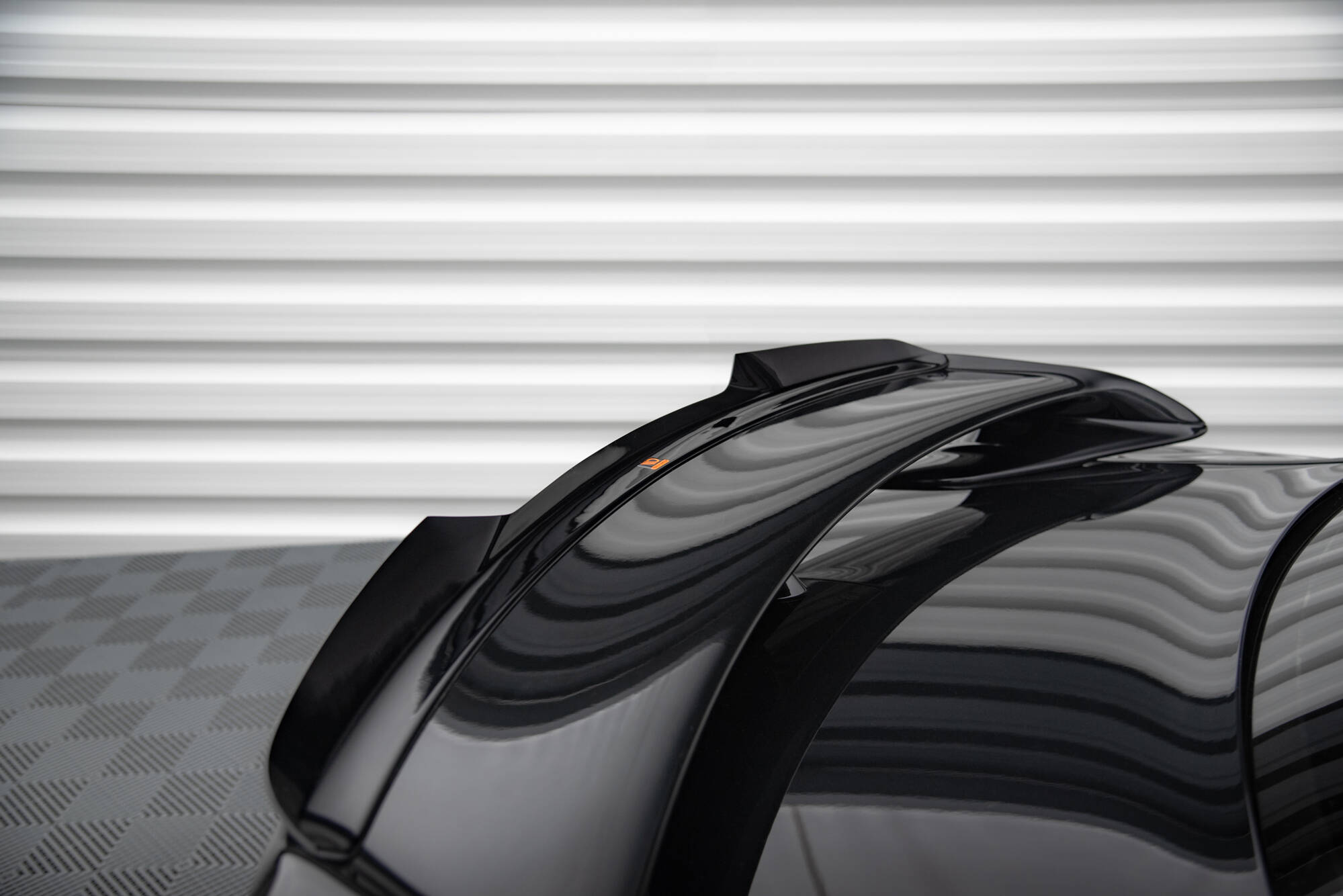 Spoiler Cap Nissan GTR R35 Facelift - Image 6