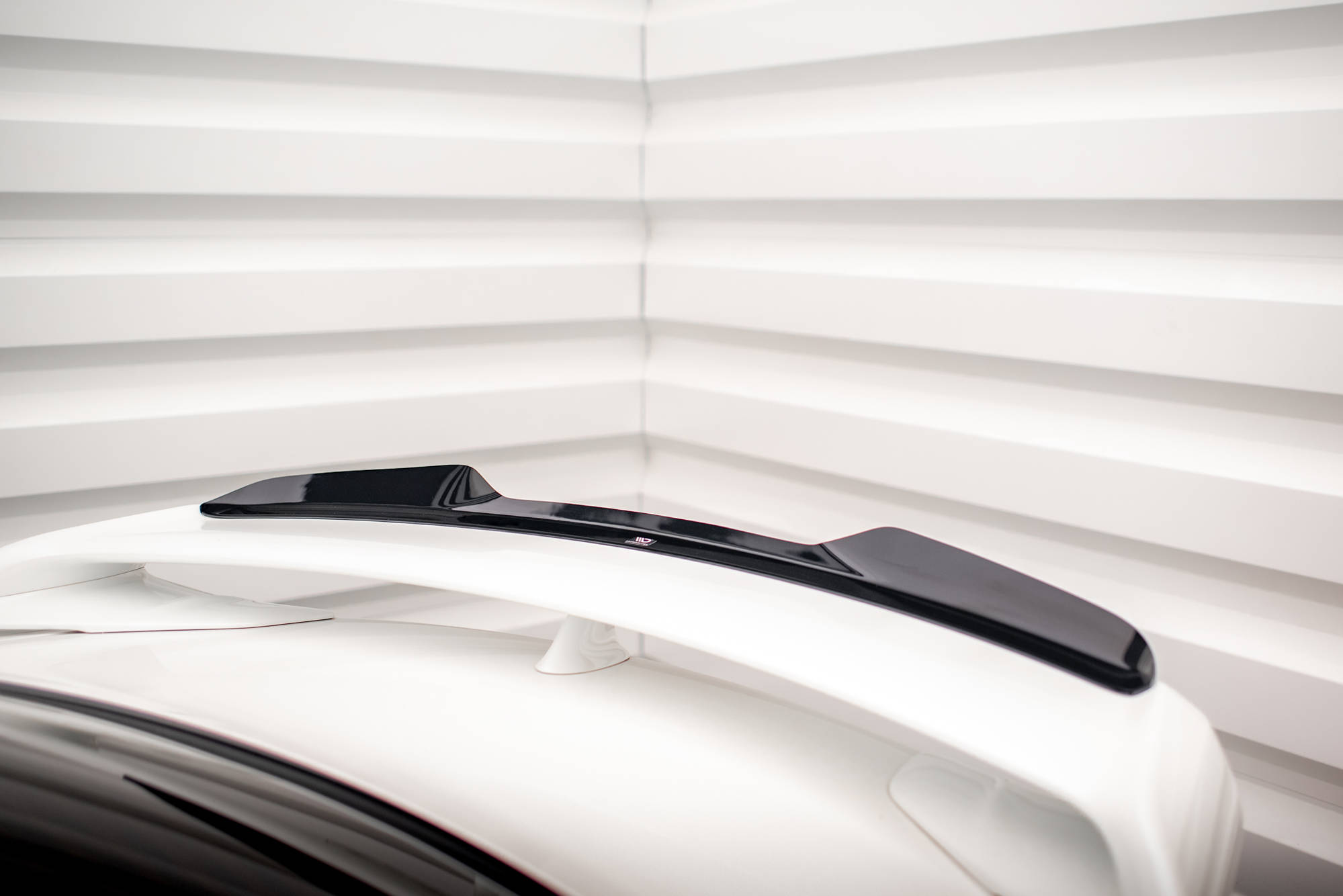 Spoiler Cap Nissan GTR R35 Facelift - Image 3