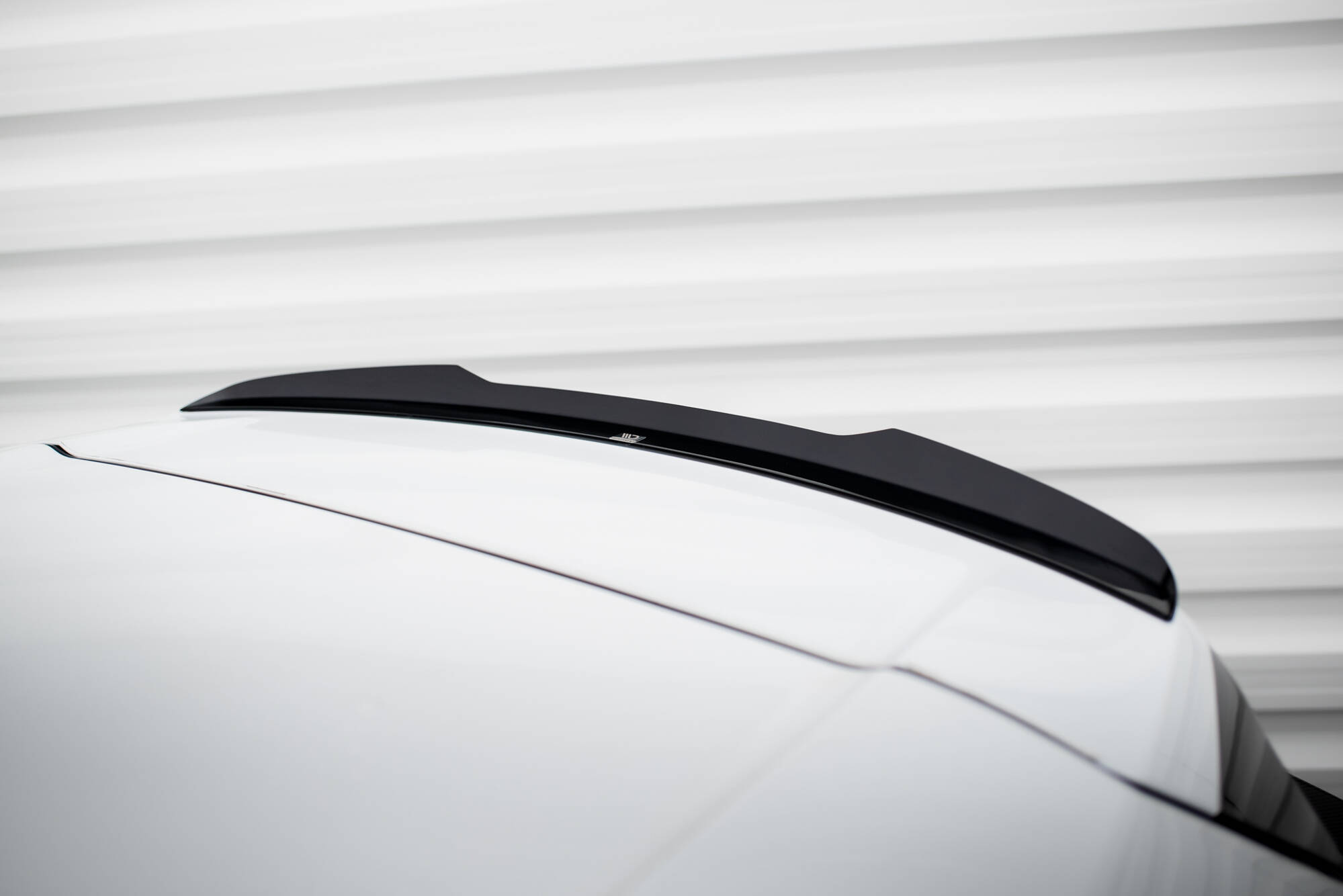 Spoiler Cap Rolls Royce Cullinan - Image 3