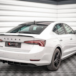 Alternative view of Spoiler Cap Skoda Octavia Liftback Mk4