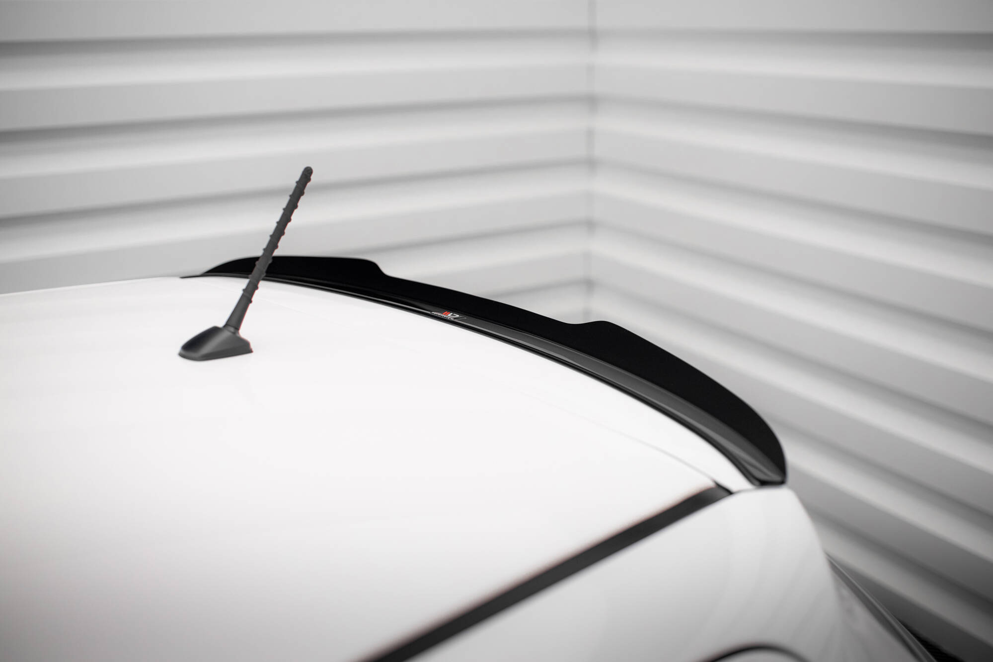 Spoiler Cap Toyota Yaris Mk3 Facelift - Image 3