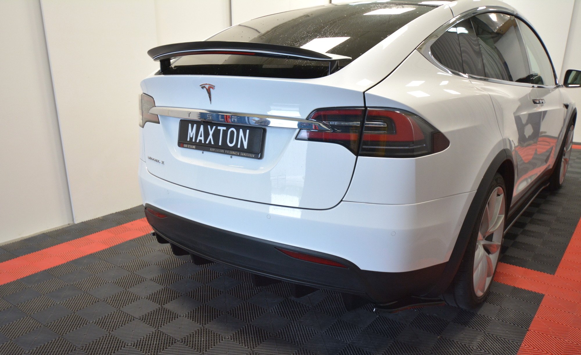 Spoiler Cap V.2 TESLA MODEL X - Image 2