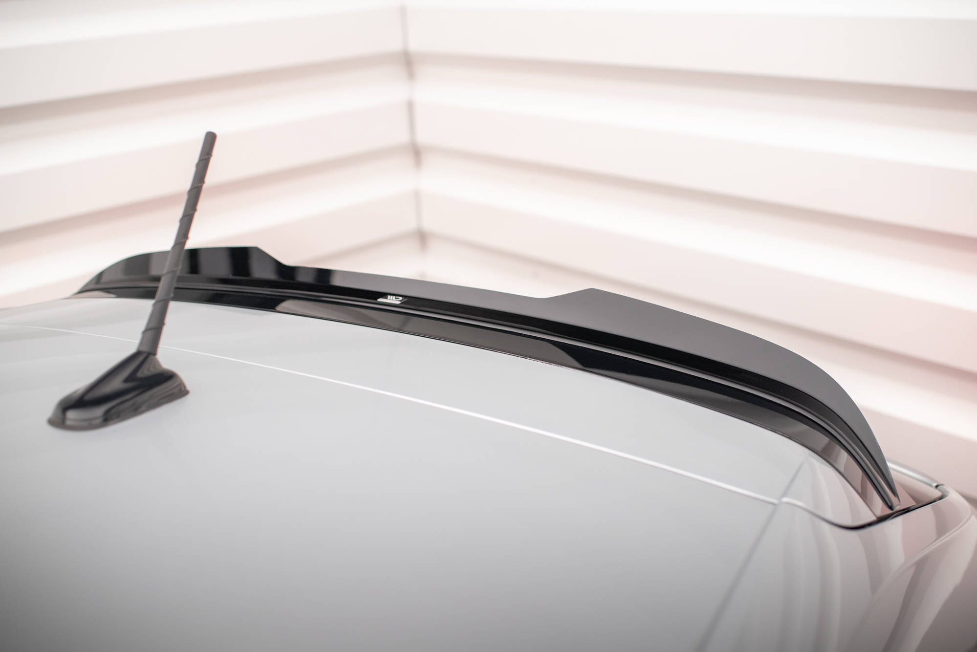 Spoiler Cap Volkswagen Taigo R-Line Mk1 - Image 3